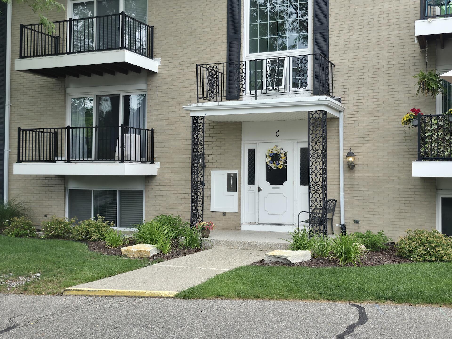 2759 Leonard Street NW Grand Rapids MI 49504