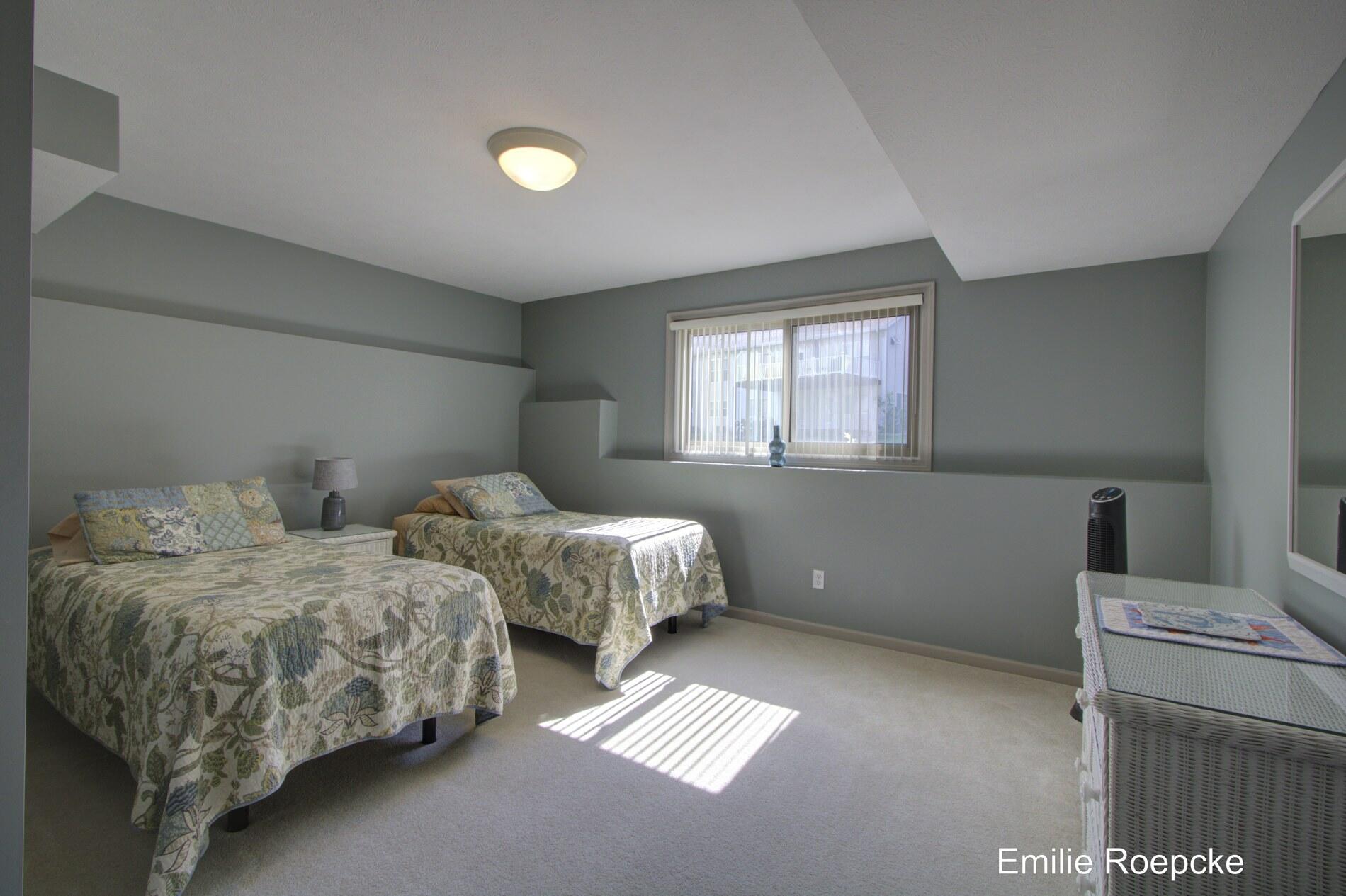 1183 Kensington Street NW Grand Rapids MI 49534