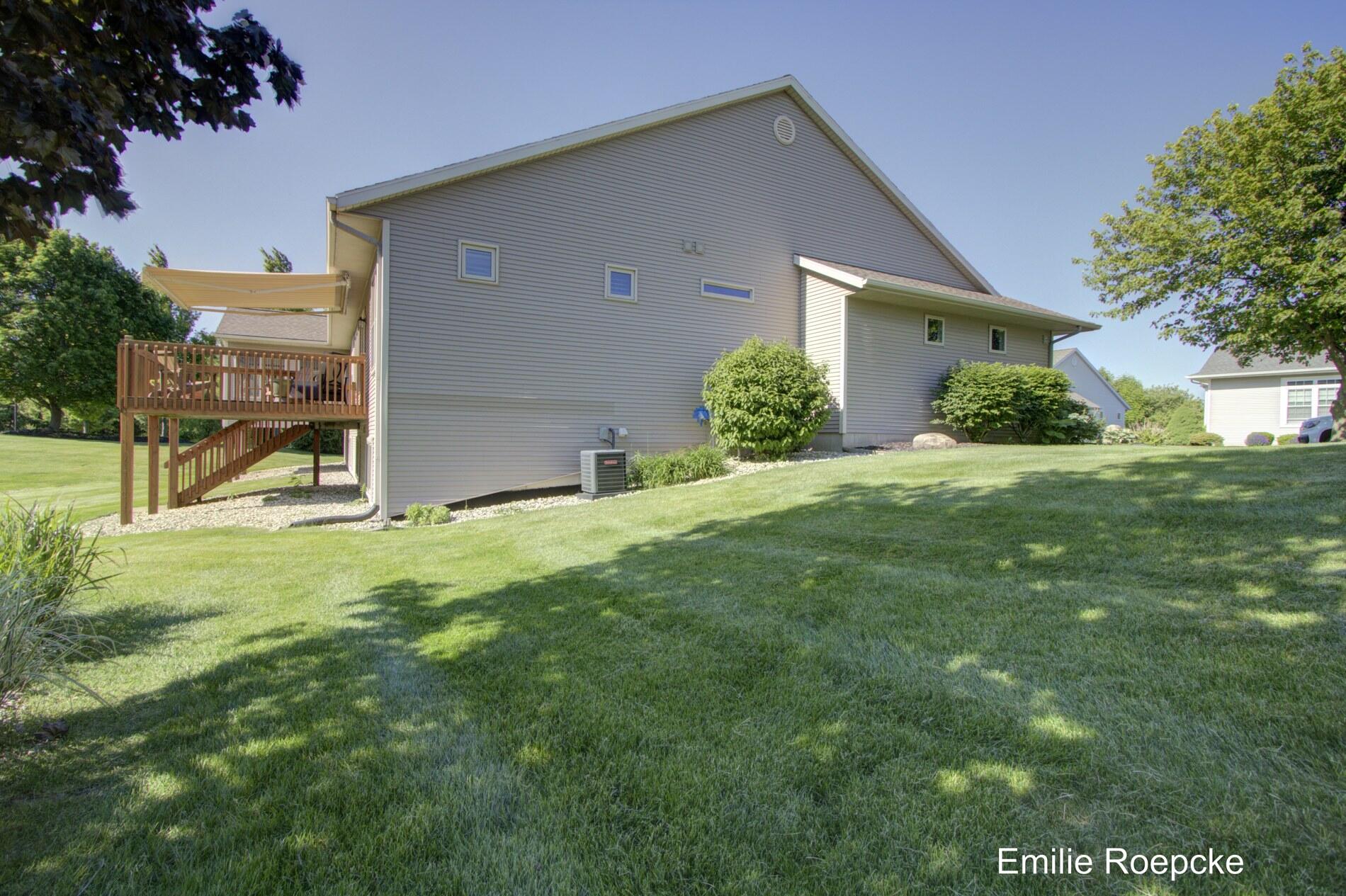 1183 Kensington Street NW Grand Rapids MI 49534