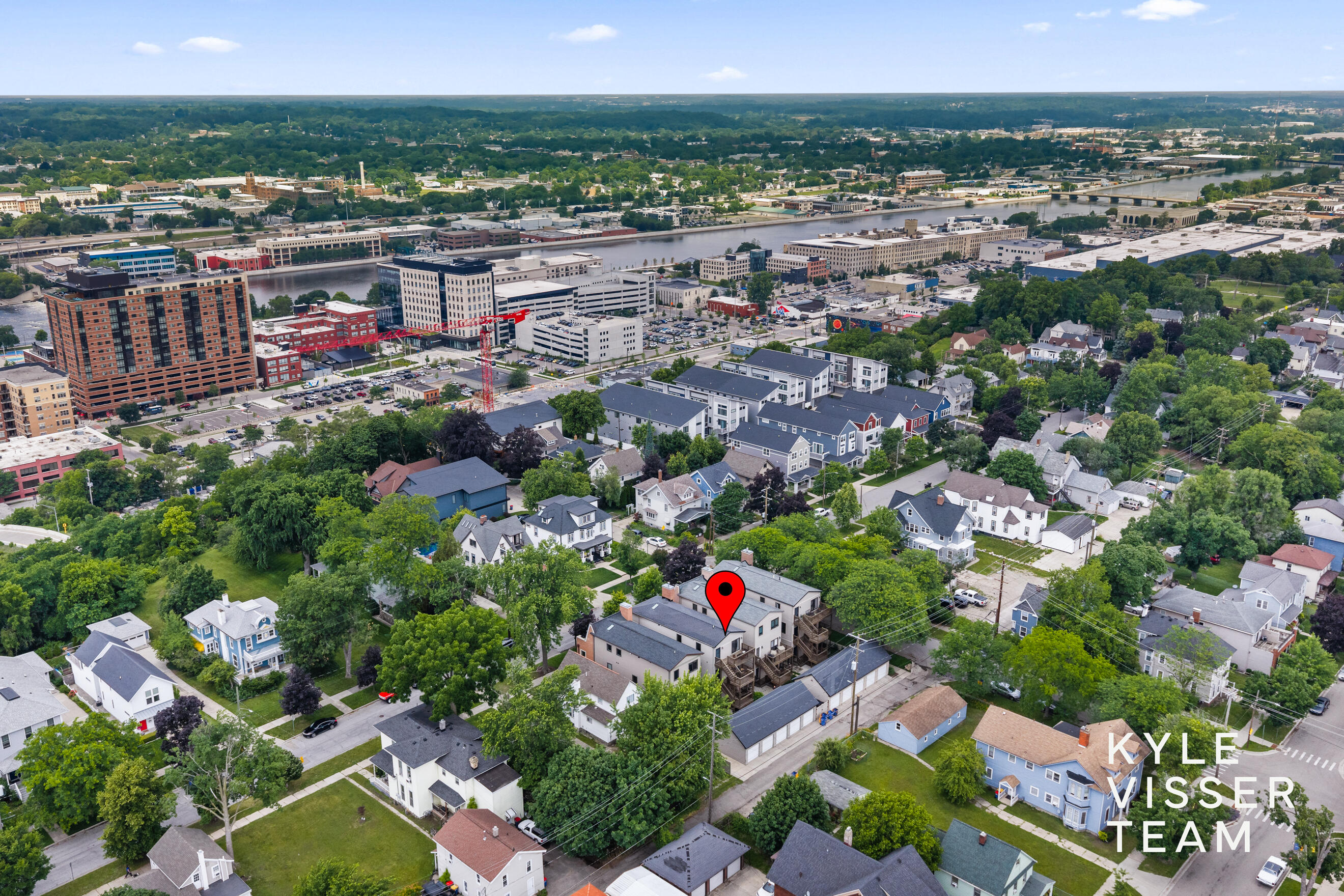 542 Fairview Avenue NE Grand Rapids MI 49503