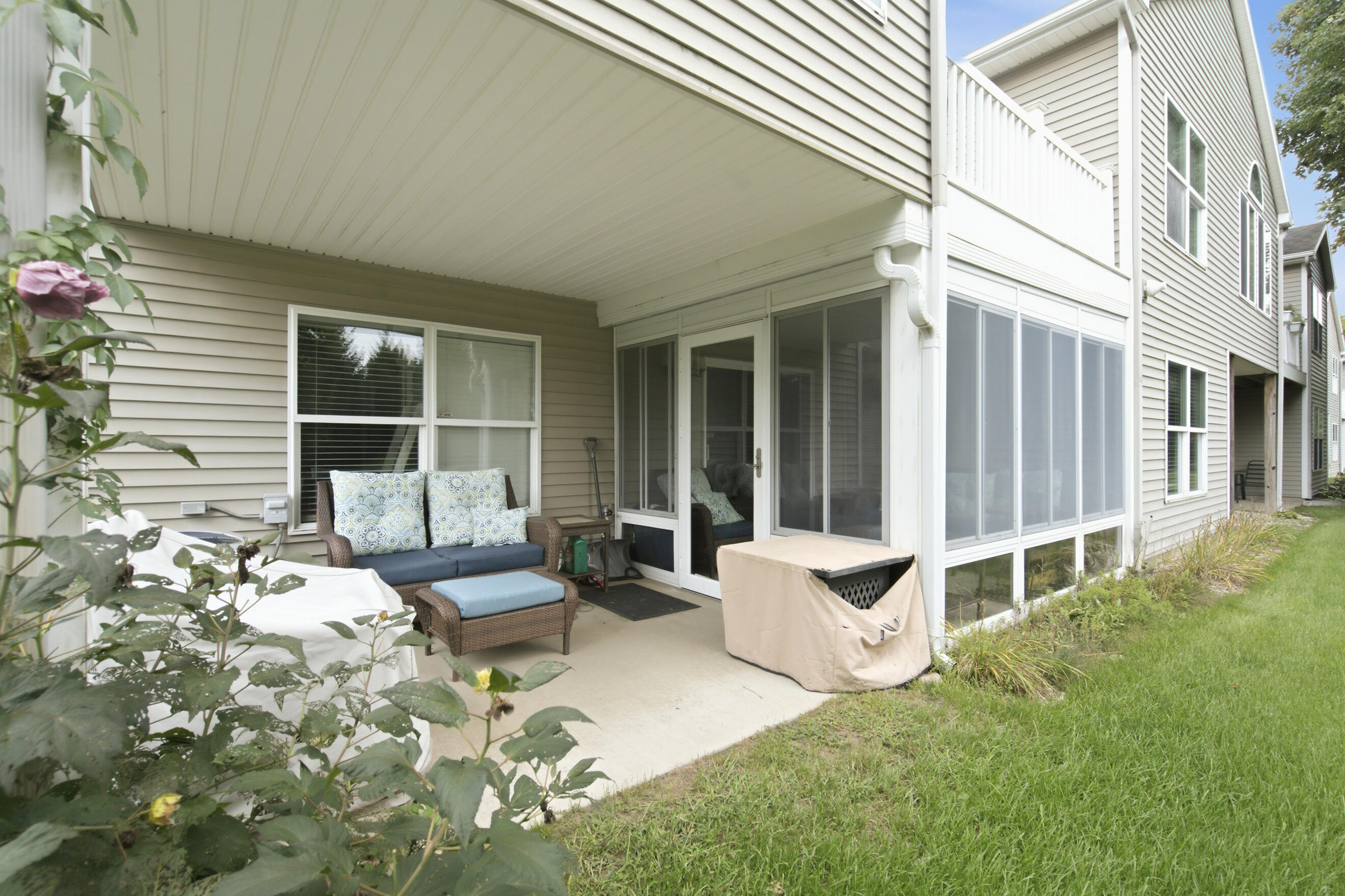2175 Gray Oak Cove Portage MI 49024