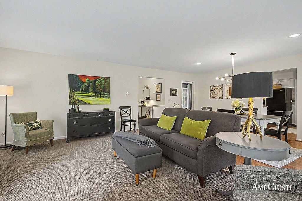 2285 Radcliff Circle SE Grand Rapids MI 49546