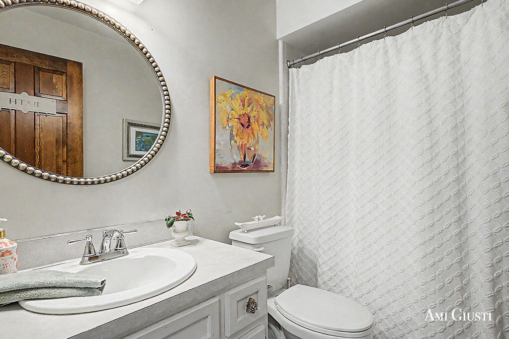 2285 Radcliff Circle SE Grand Rapids MI 49546