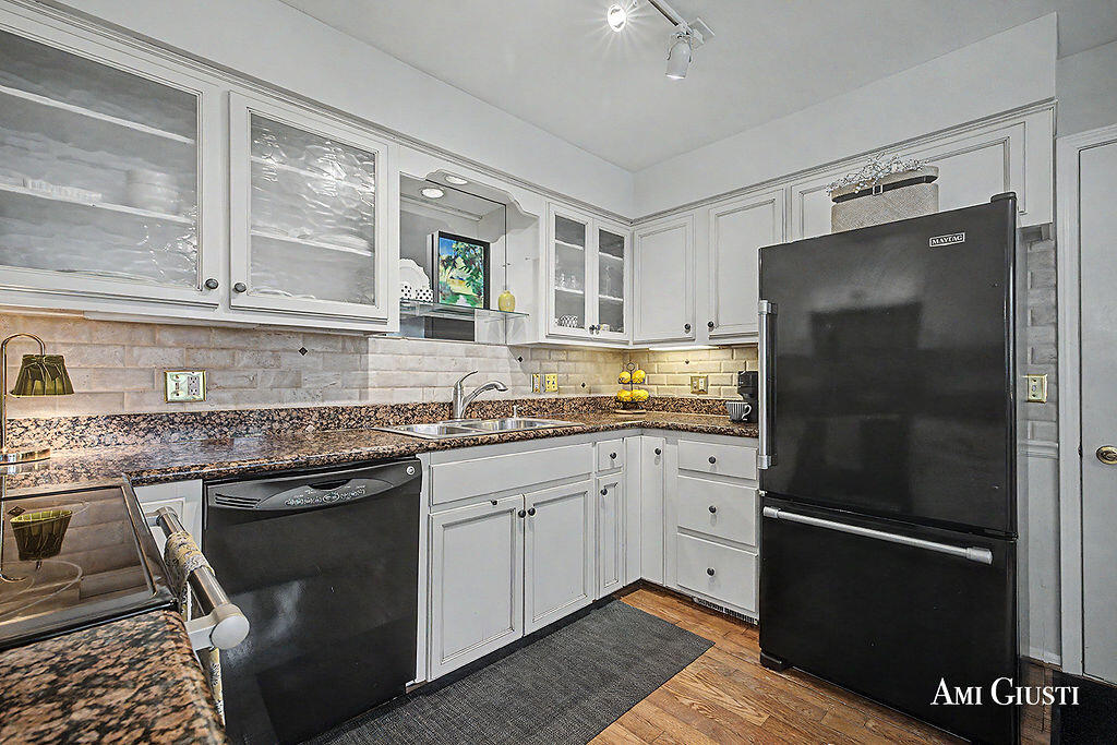 2285 Radcliff Circle SE Grand Rapids MI 49546