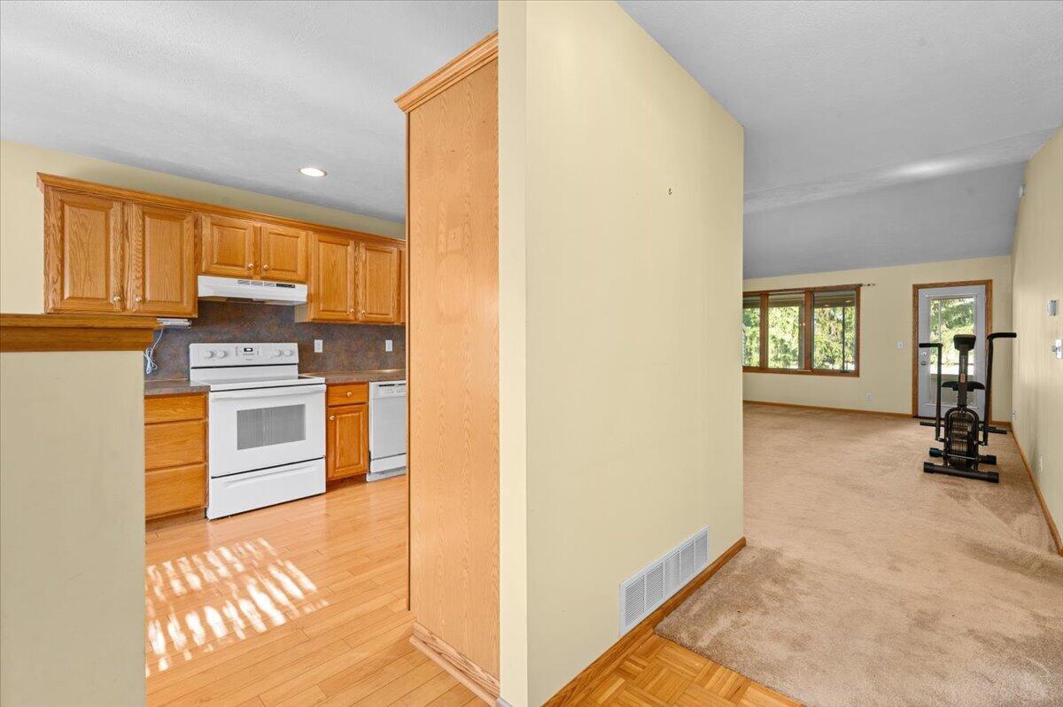 2506 Falcon Pointe Drive NW Grand Rapids MI 49534