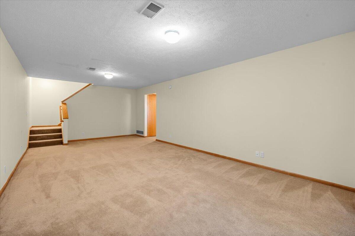 2506 Falcon Pointe Drive NW Grand Rapids MI 49534