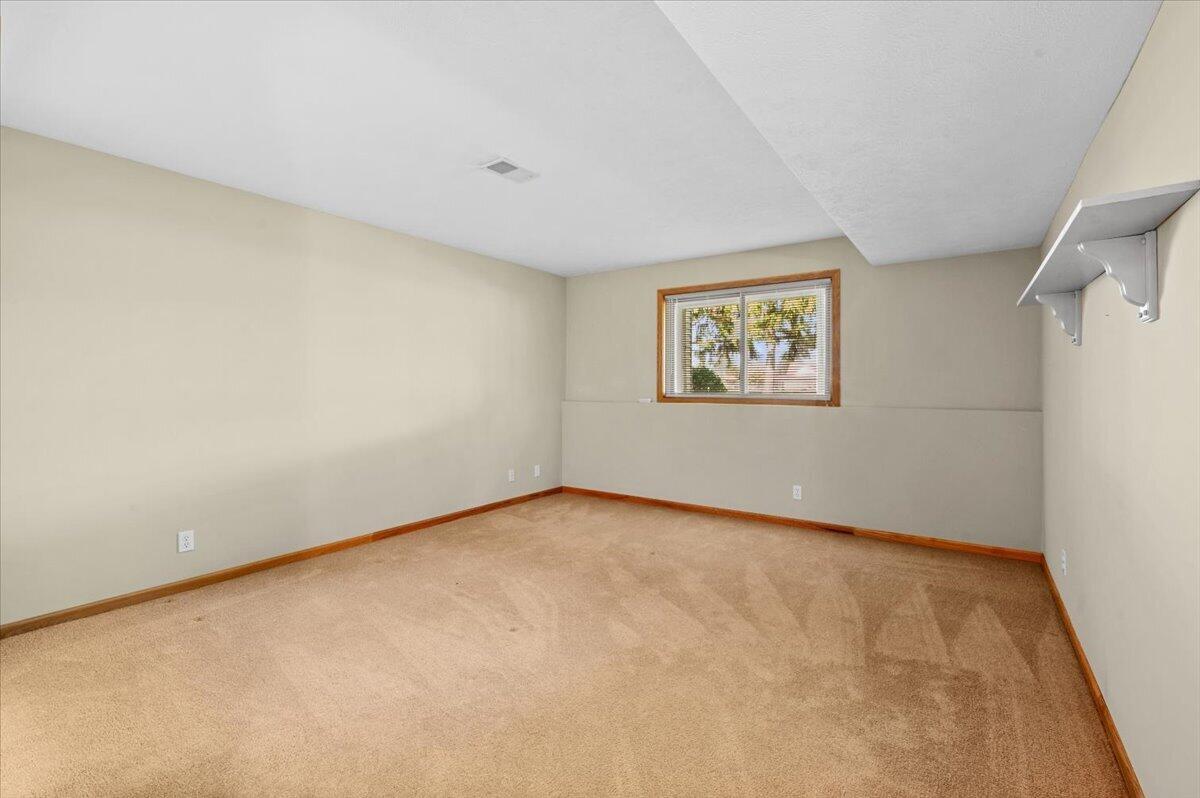 2506 Falcon Pointe Drive NW Grand Rapids MI 49534