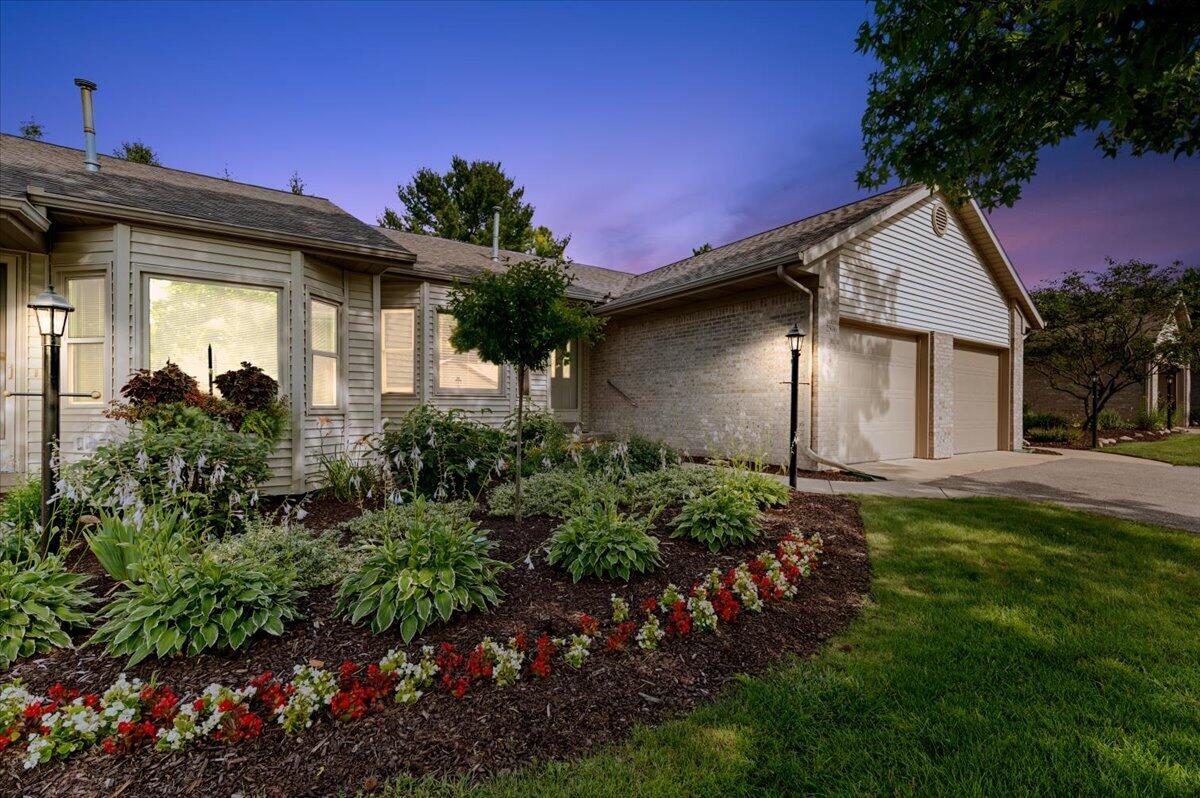 2506 Falcon Pointe Drive NW Grand Rapids MI 49534