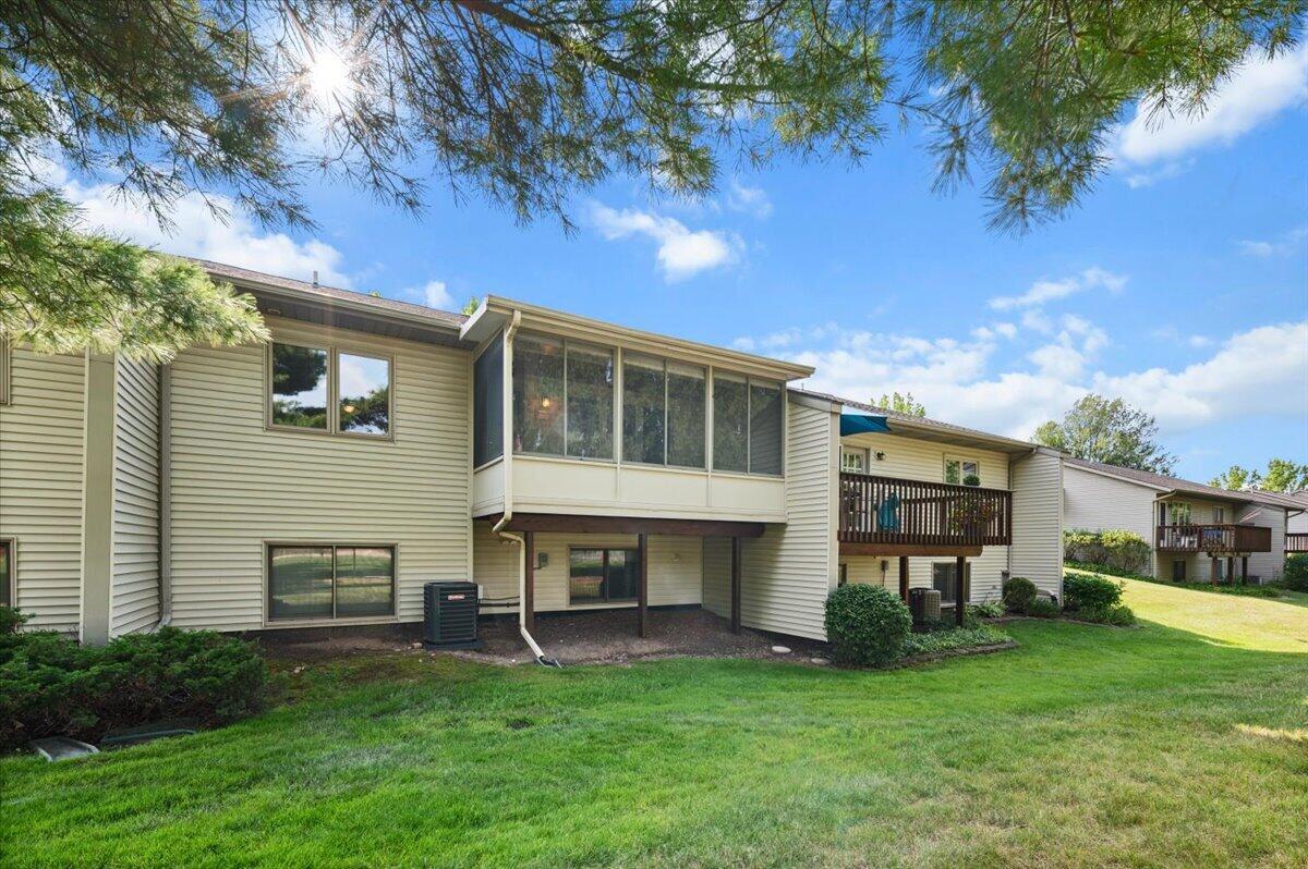 2506 Falcon Pointe Drive NW Grand Rapids MI 49534