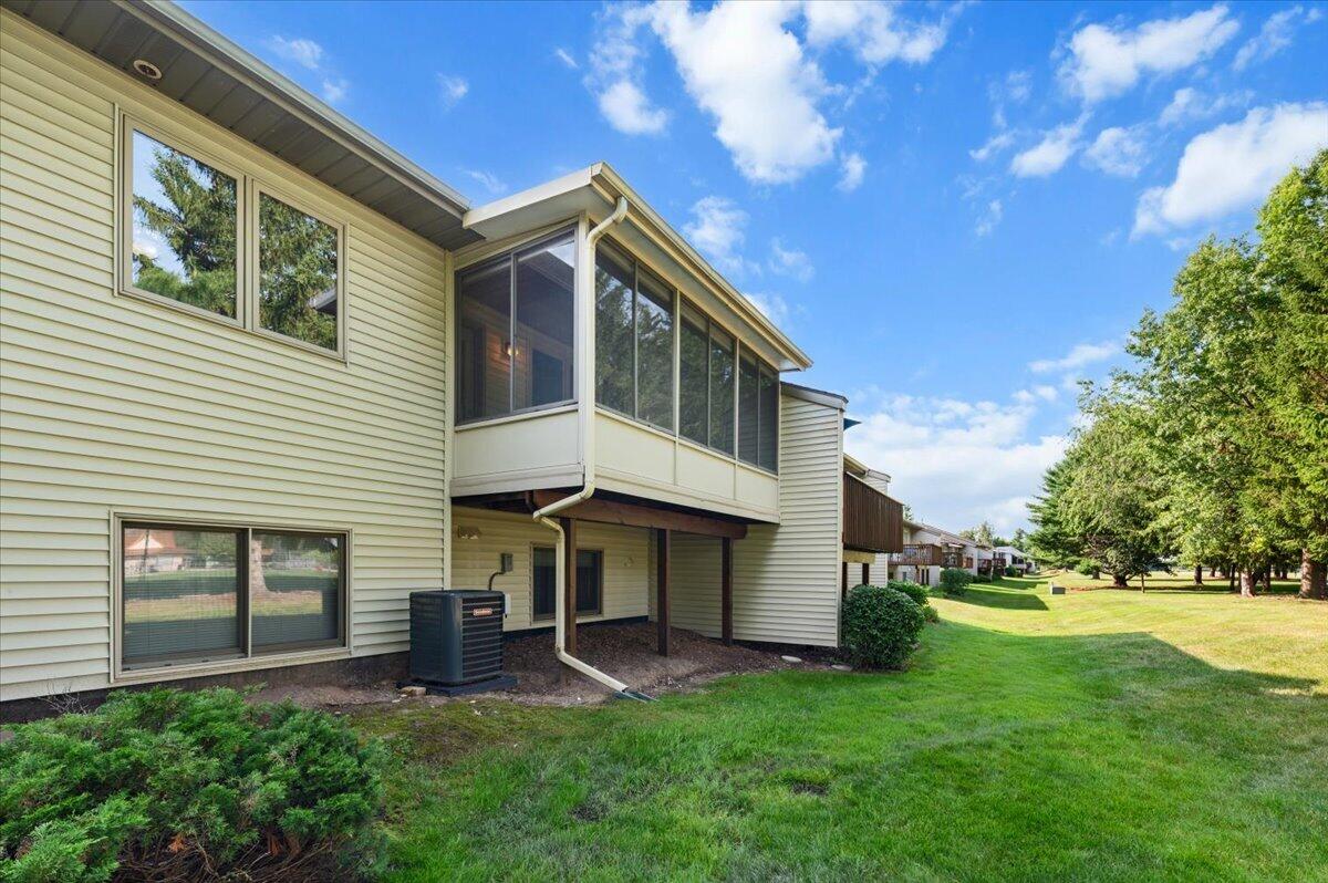 2506 Falcon Pointe Drive NW Grand Rapids MI 49534