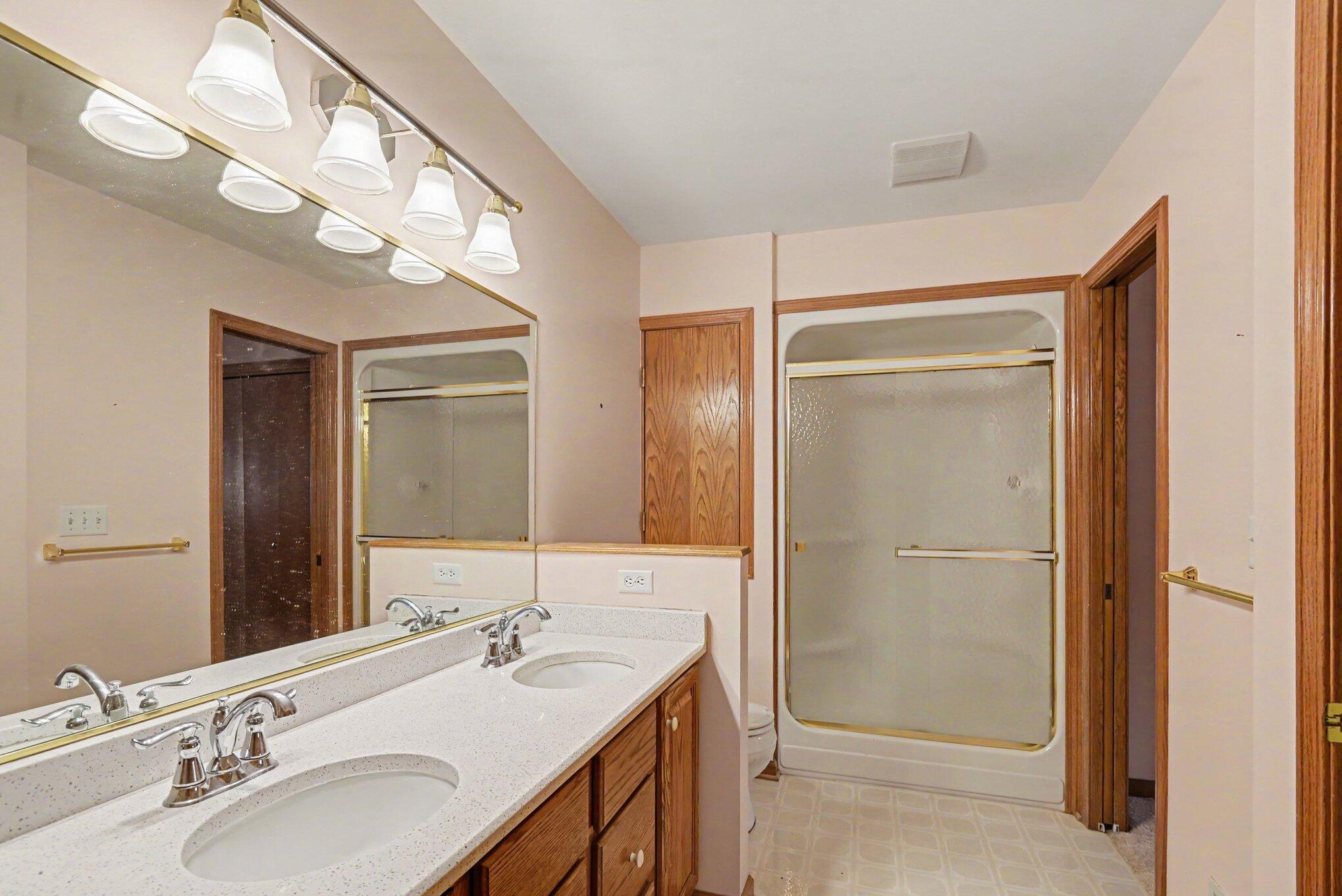 266 Winter Oaks E Holland MI 49424