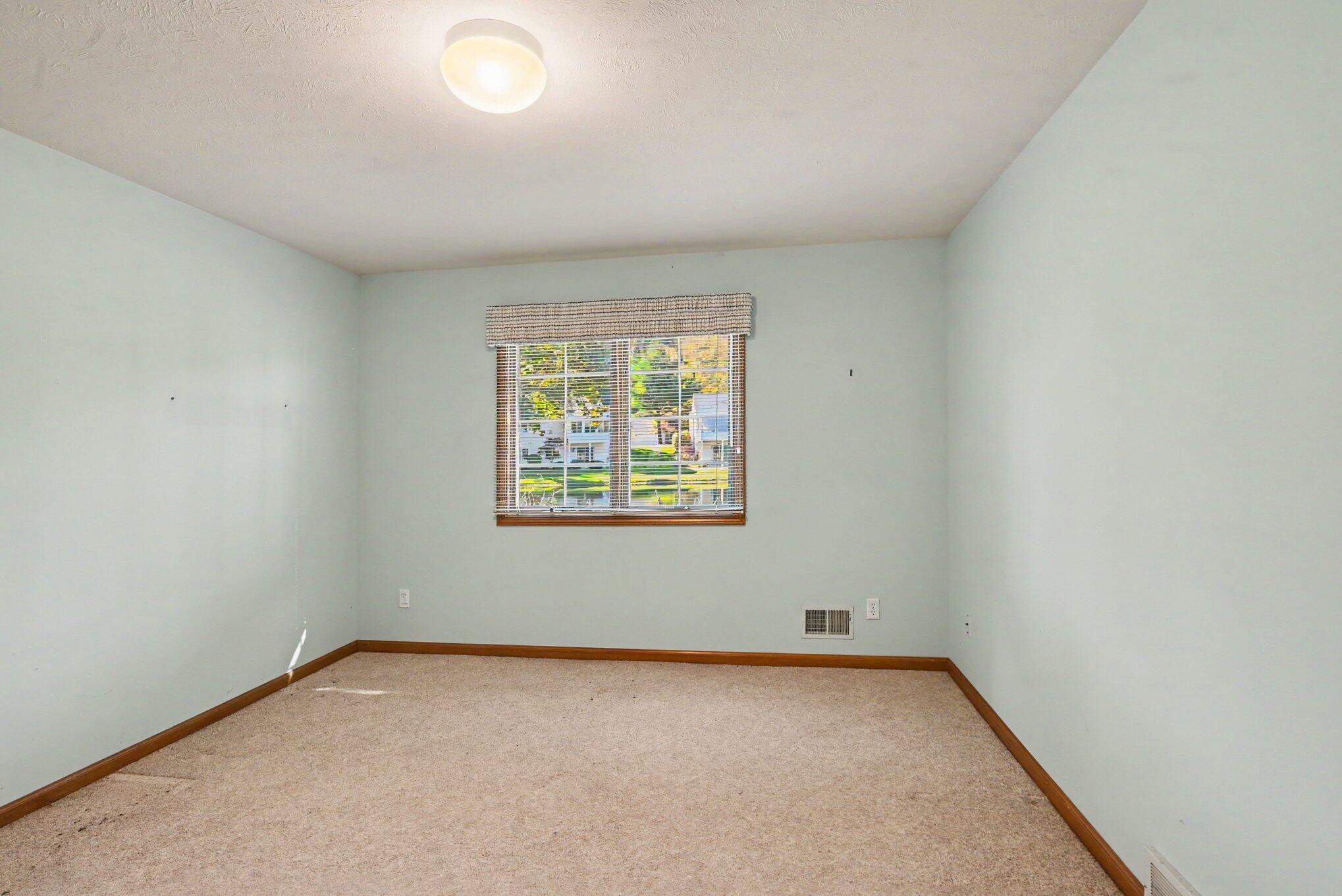 266 Winter Oaks E Holland MI 49424