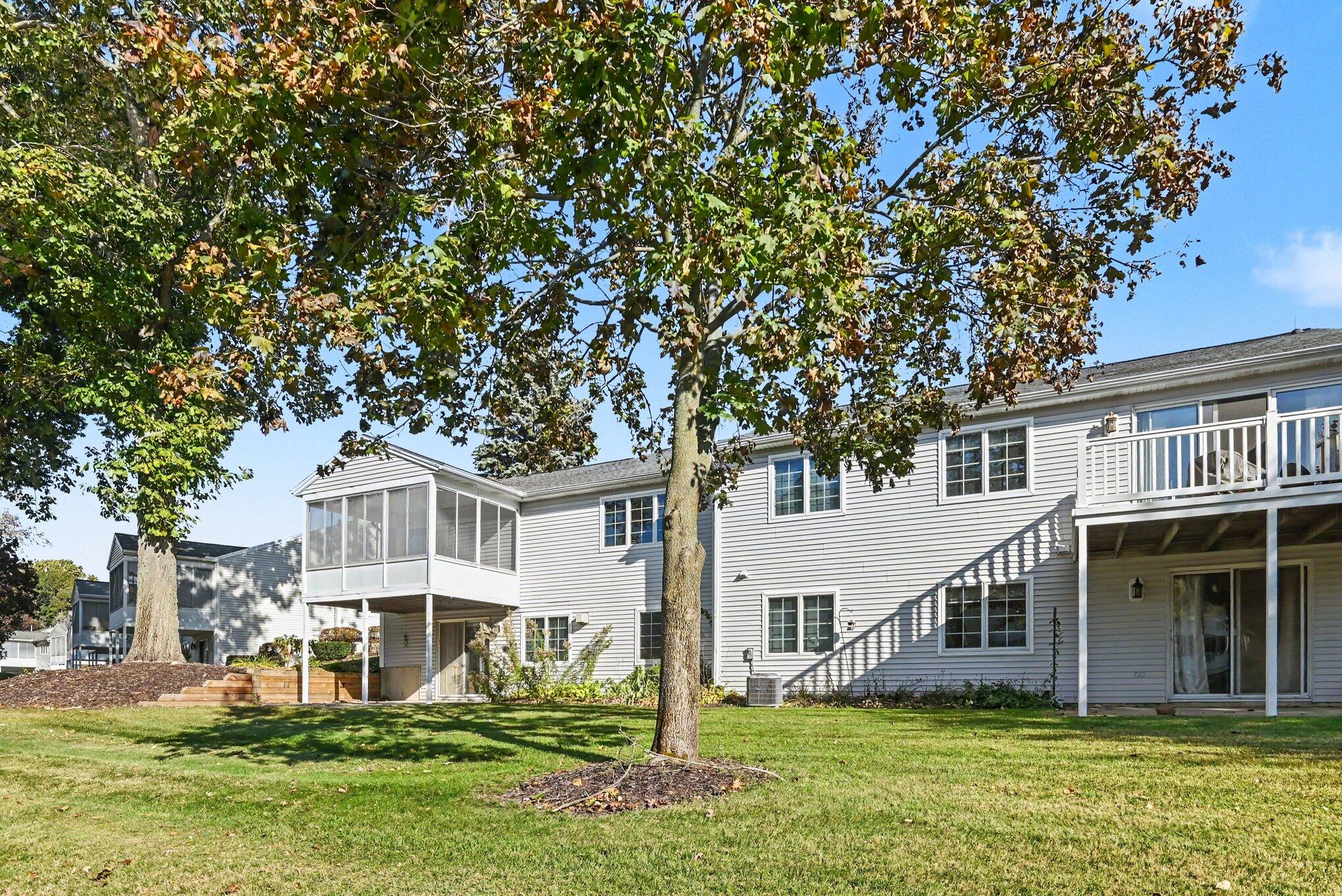 266 Winter Oaks E Holland MI 49424