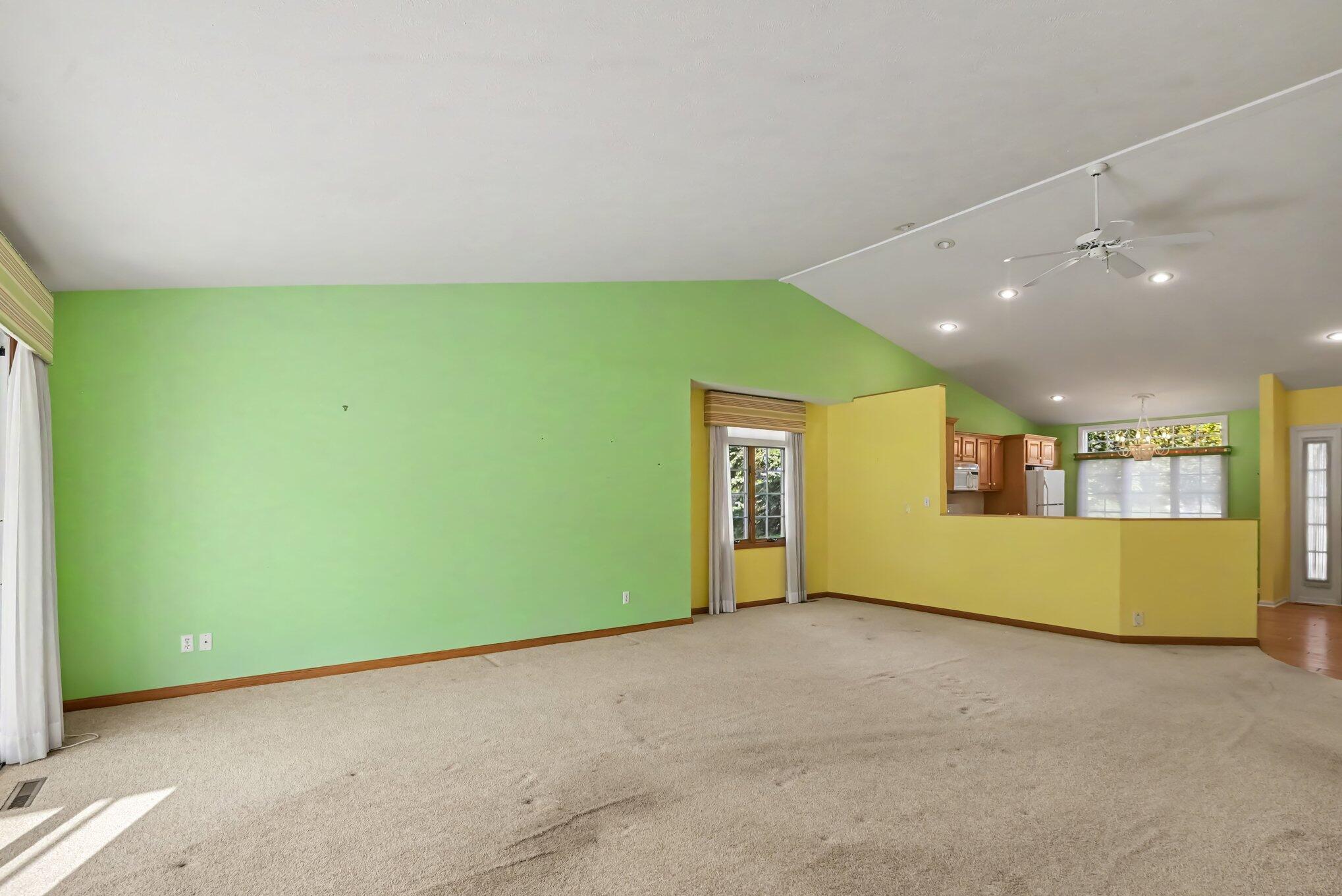 266 Winter Oaks E Holland MI 49424