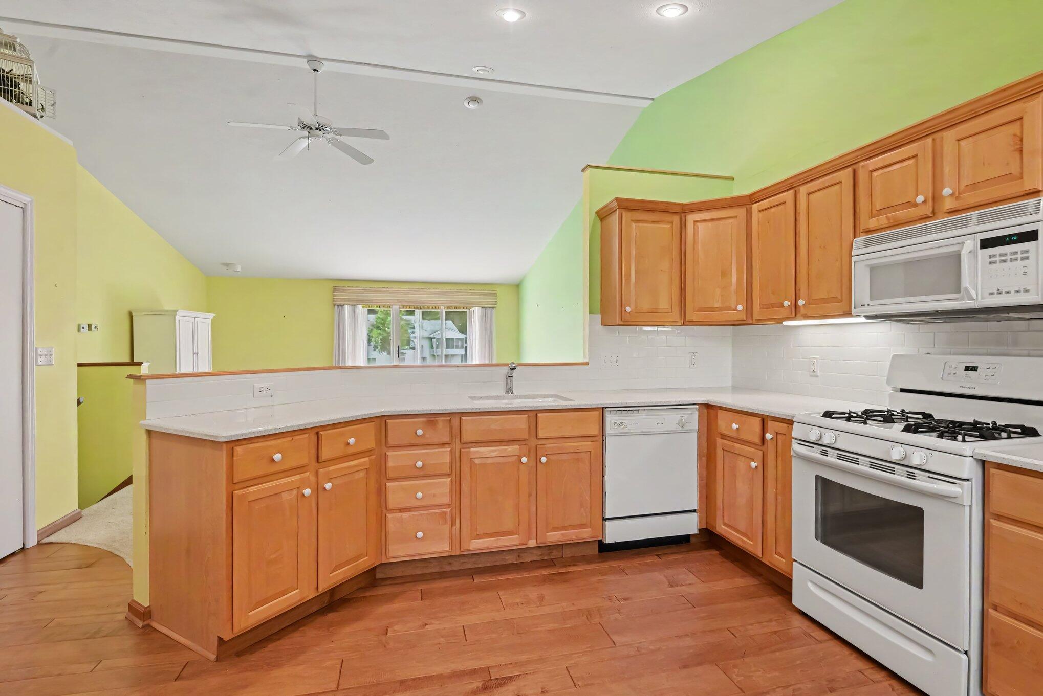 266 Winter Oaks E Holland MI 49424