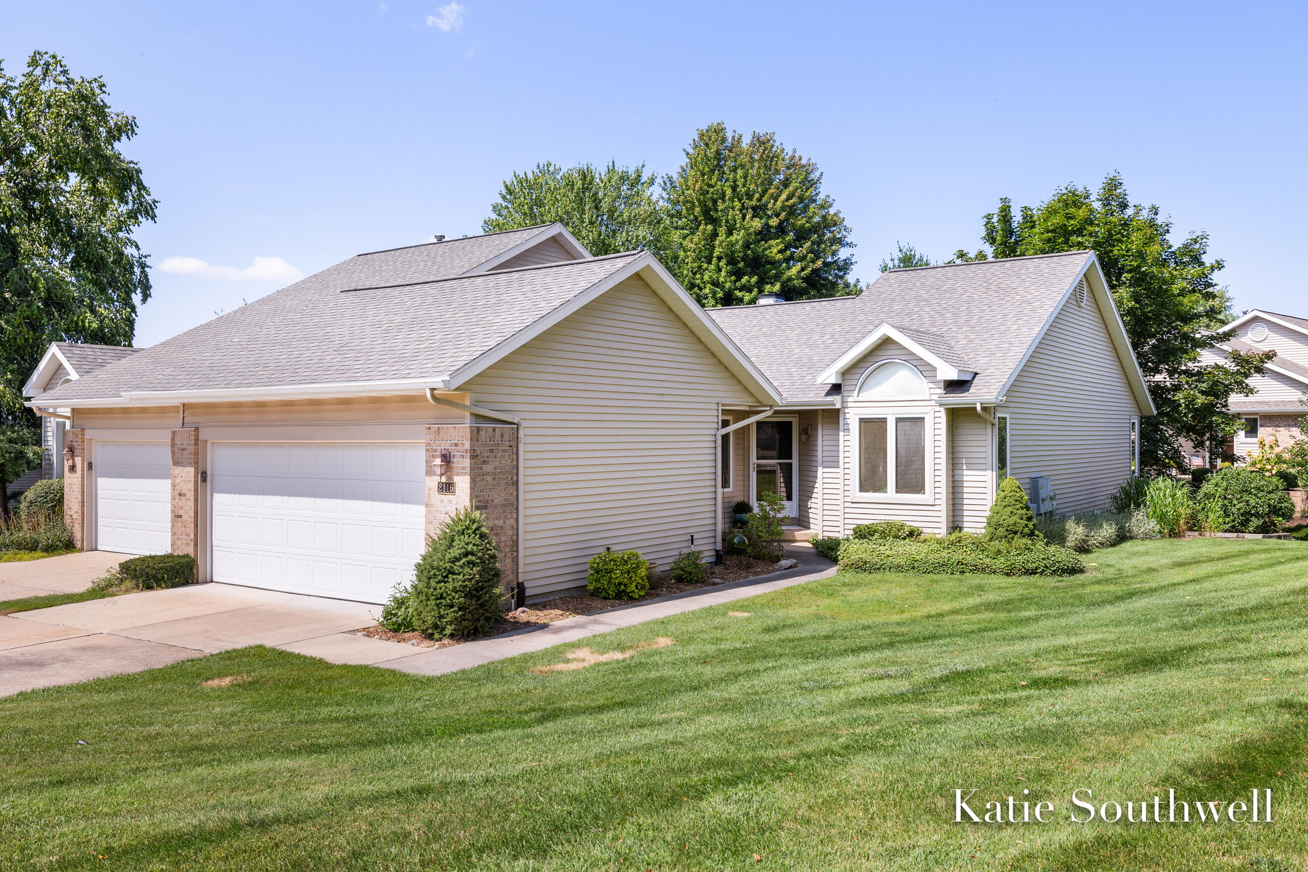 2116 Shetland Drive NE Grand Rapids MI 49505