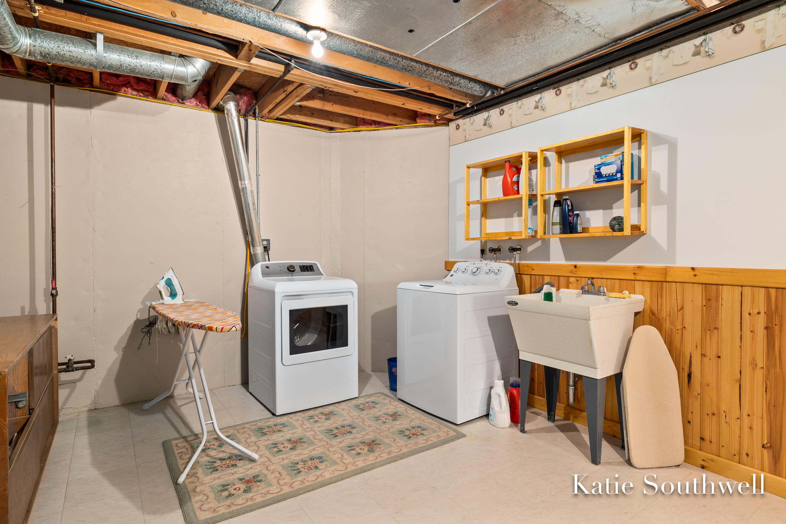 2116 Shetland Drive NE Grand Rapids MI 49505