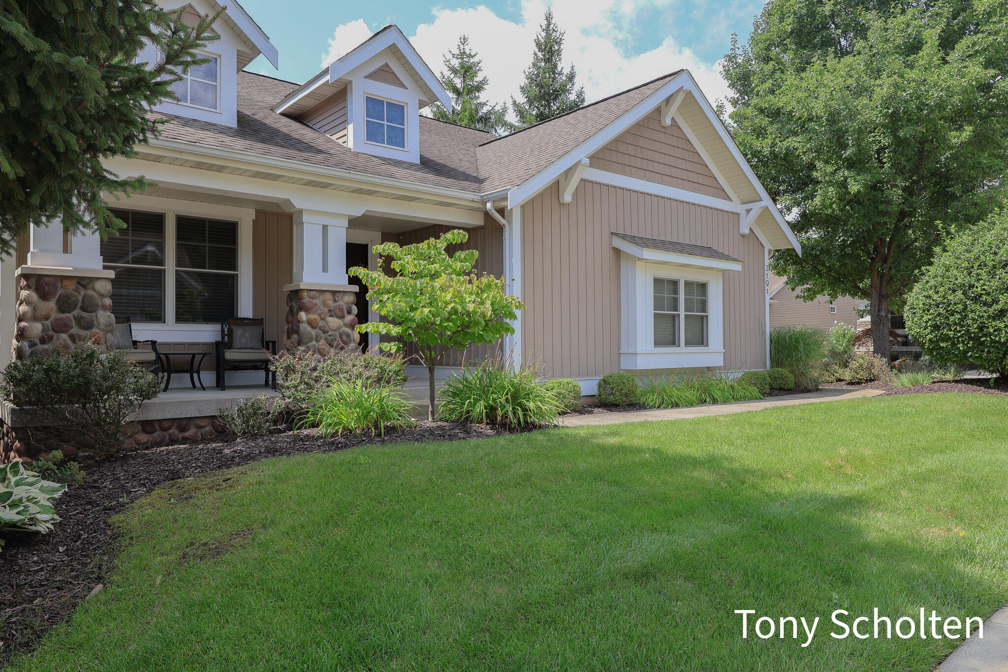 2191 N Greenstone Drive Grand Rapids MI 49546