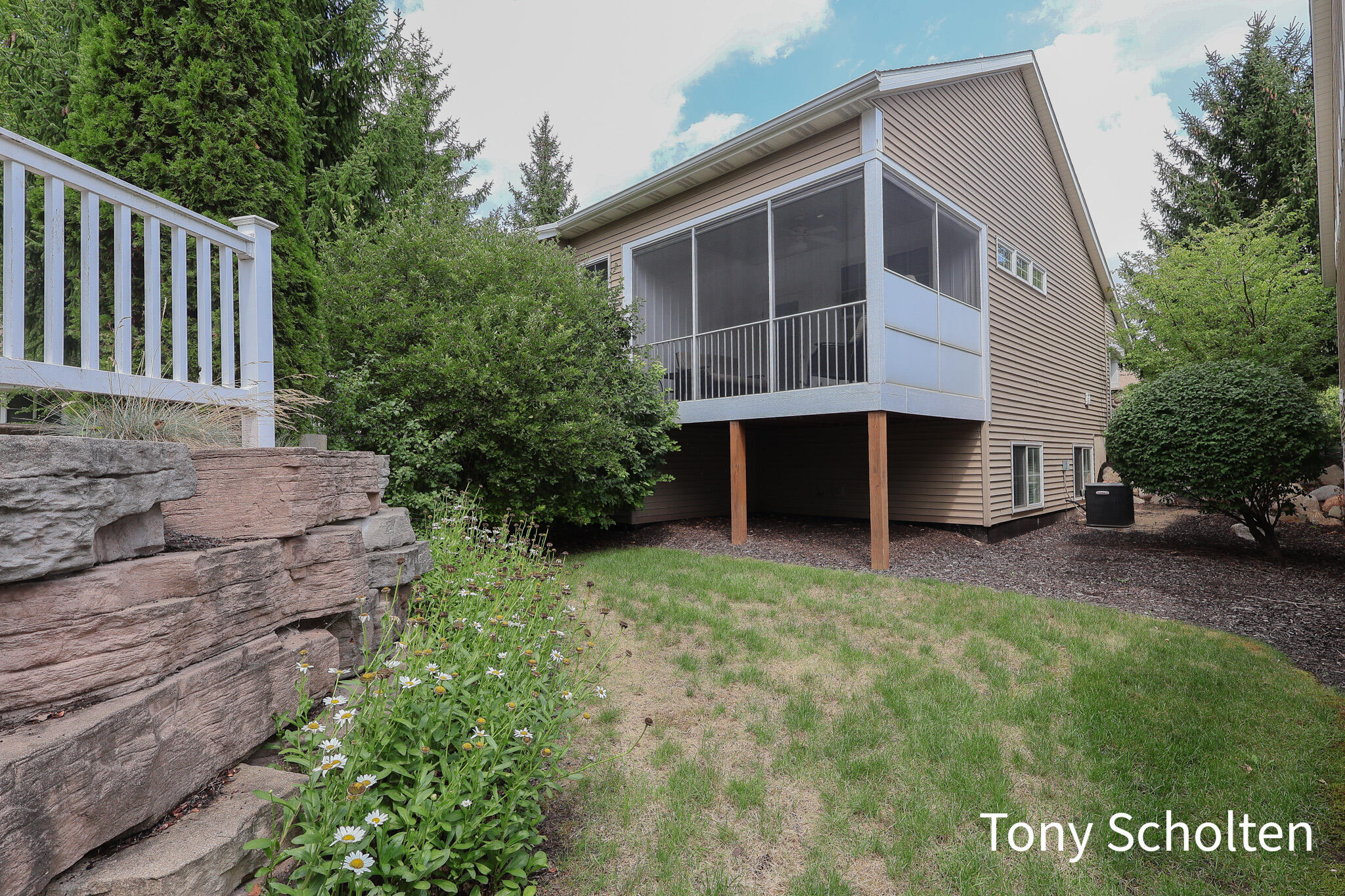 2191 N Greenstone Drive Grand Rapids MI 49546