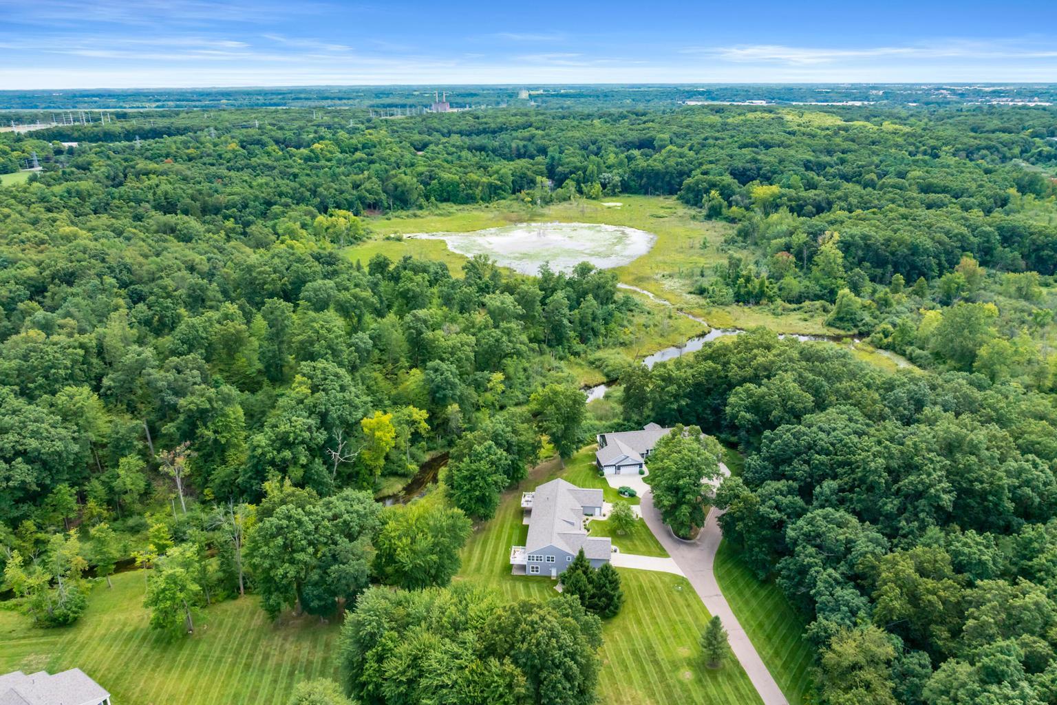 2213 Hunters Pond Kalamazoo MI 49048