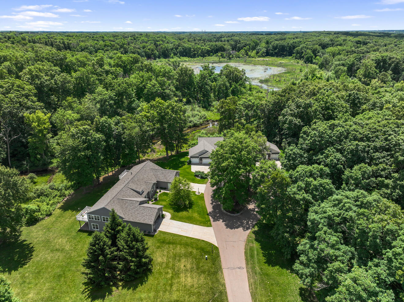 2213 Hunters Pond Kalamazoo MI 49048