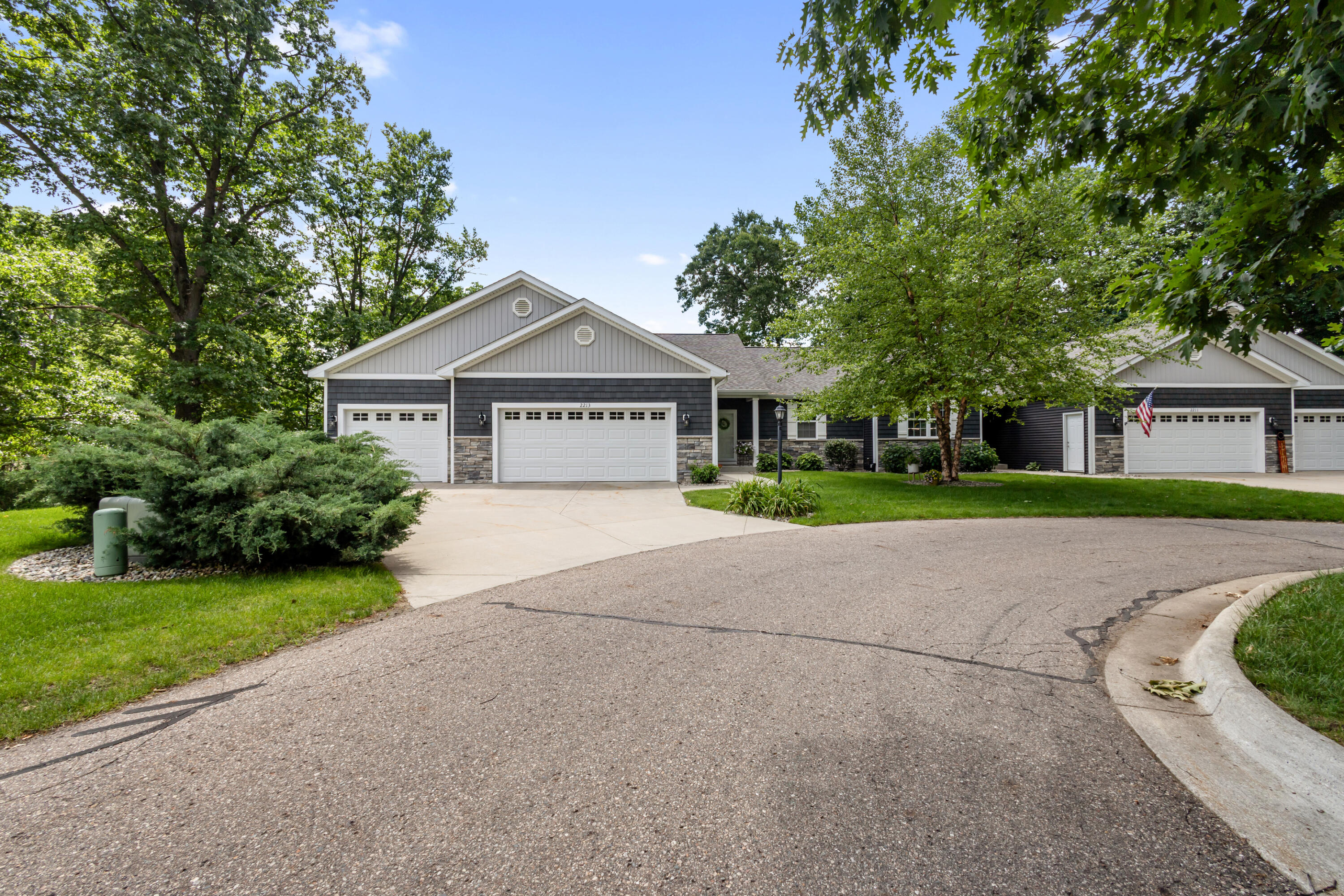 2213 Hunters Pond Kalamazoo MI 49048