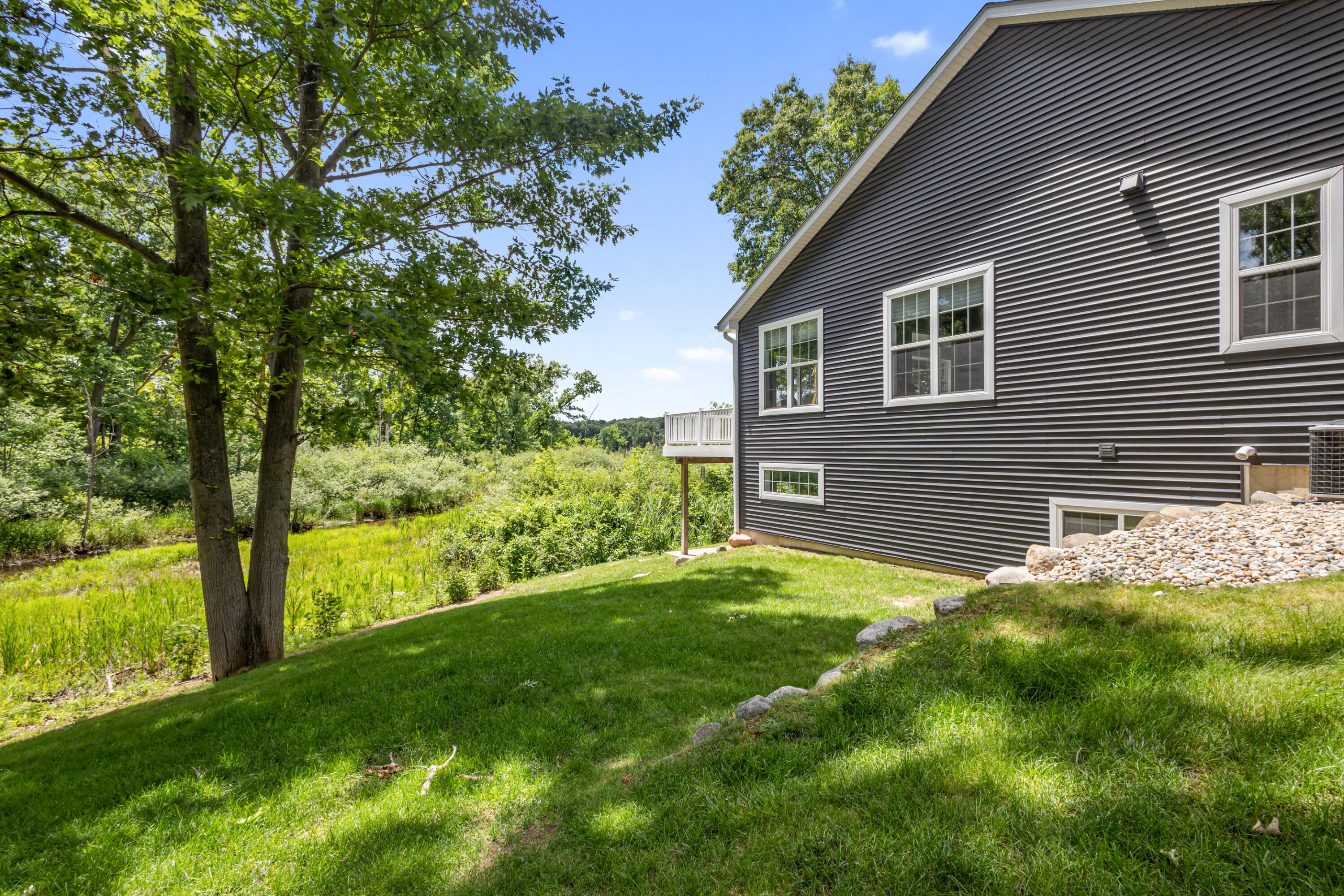 2213 Hunters Pond Kalamazoo MI 49048
