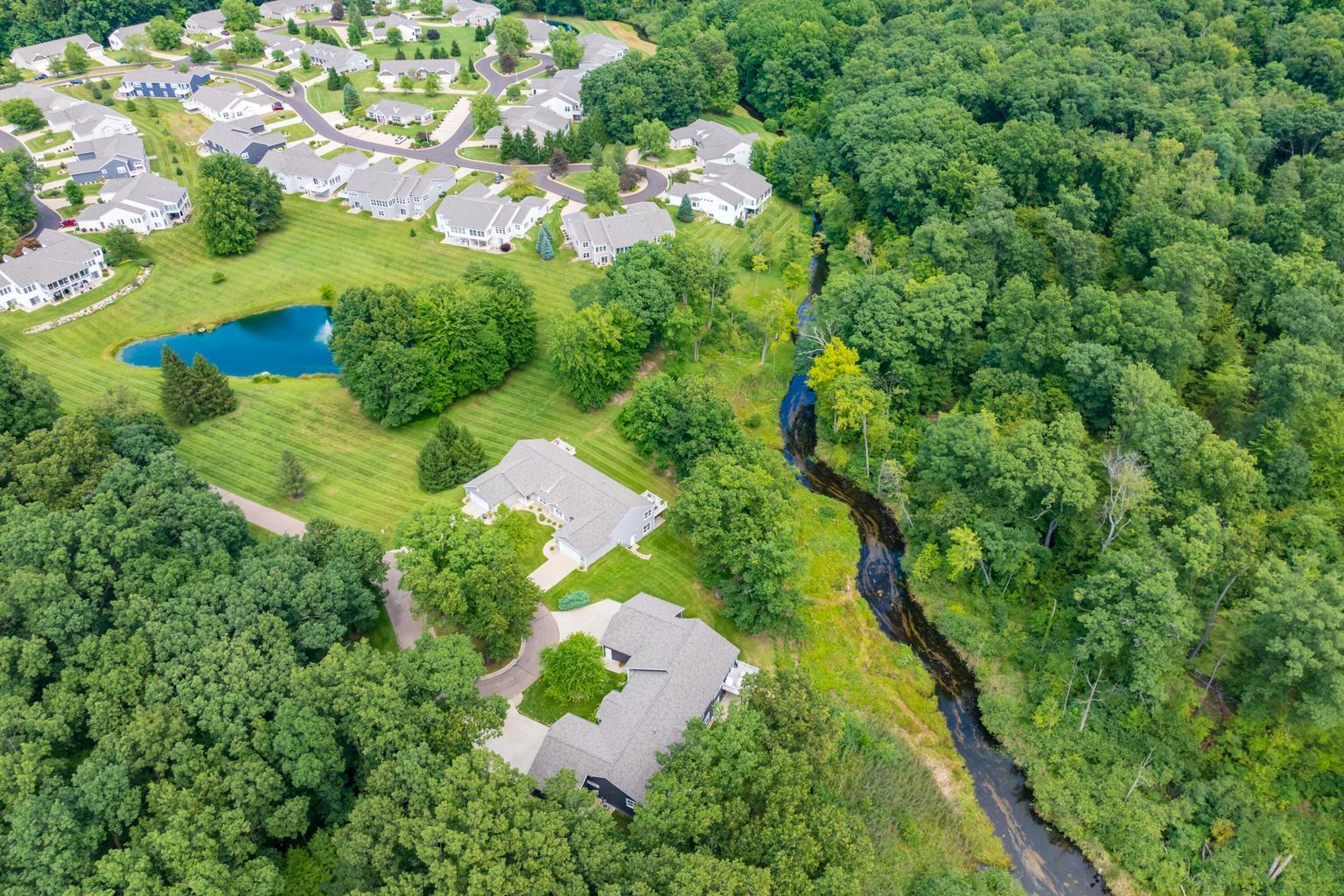2213 Hunters Pond Kalamazoo MI 49048