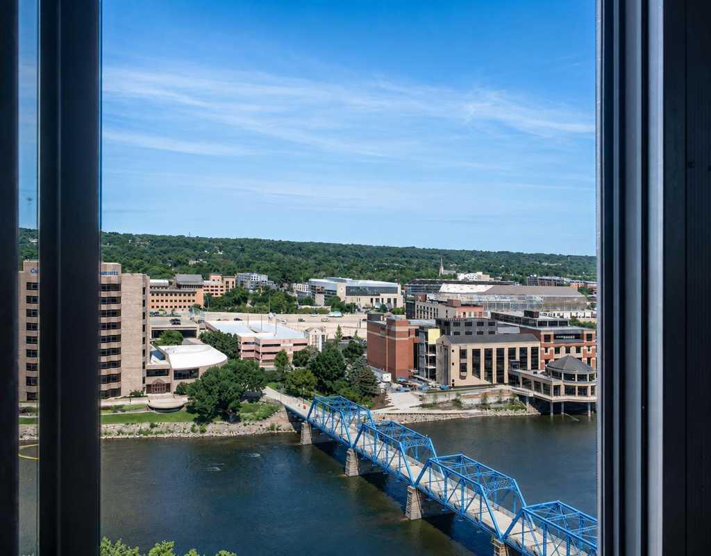 122 Campau Circle NW Grand Rapids MI 49503