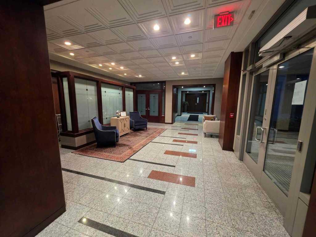 122 Campau Circle NW Grand Rapids MI 49503