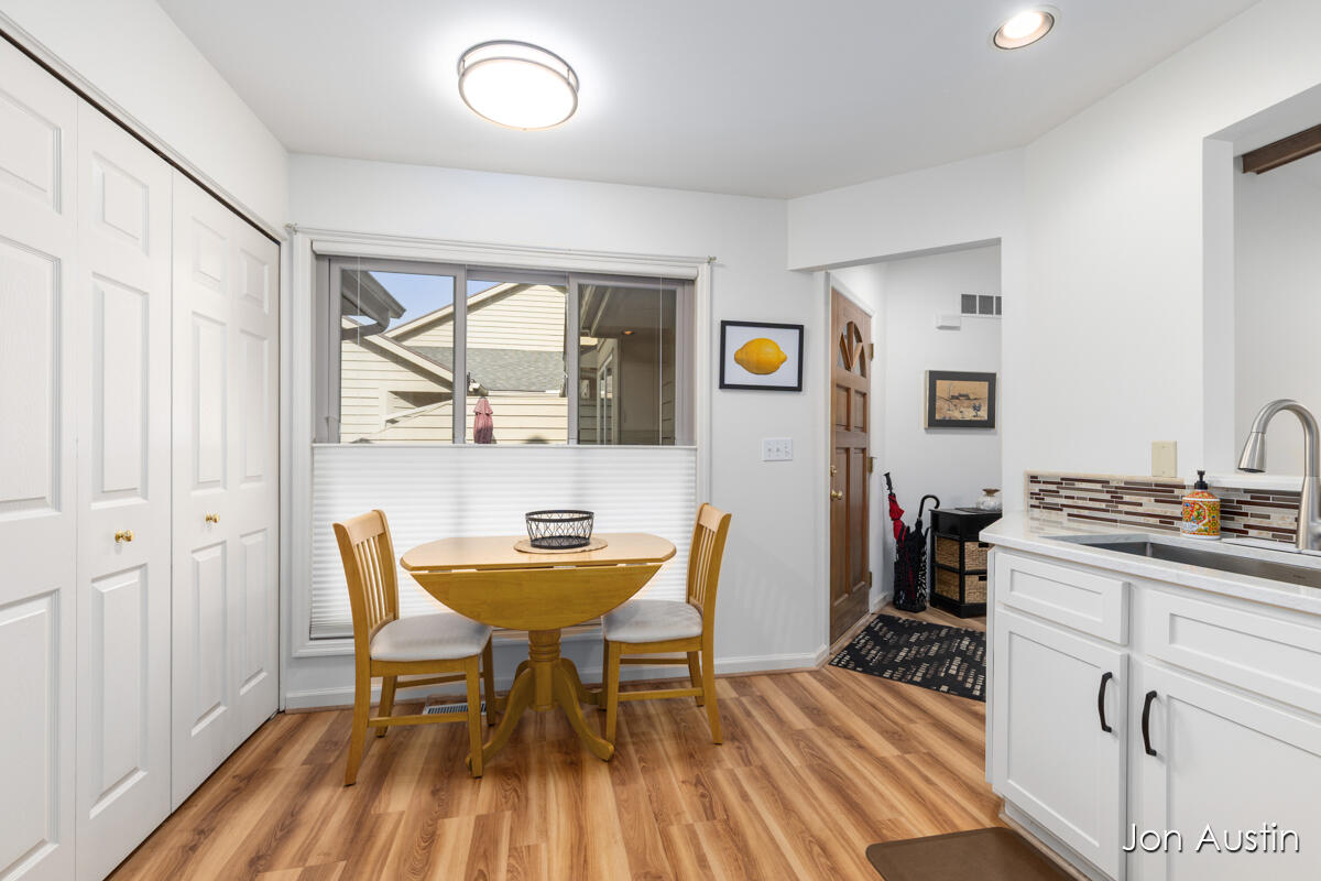 1845 Cross Bend Street NE Grand Rapids MI 49505