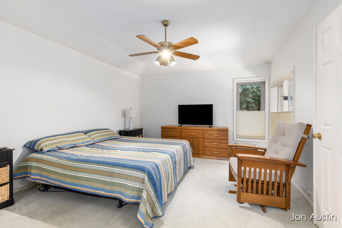 1845 Cross Bend Street NE Grand Rapids MI 49505