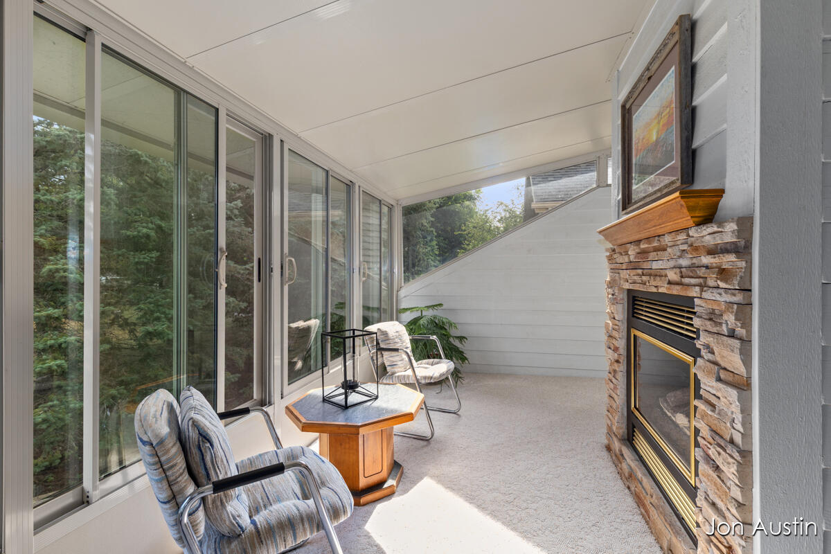 1845 Cross Bend Street NE Grand Rapids MI 49505