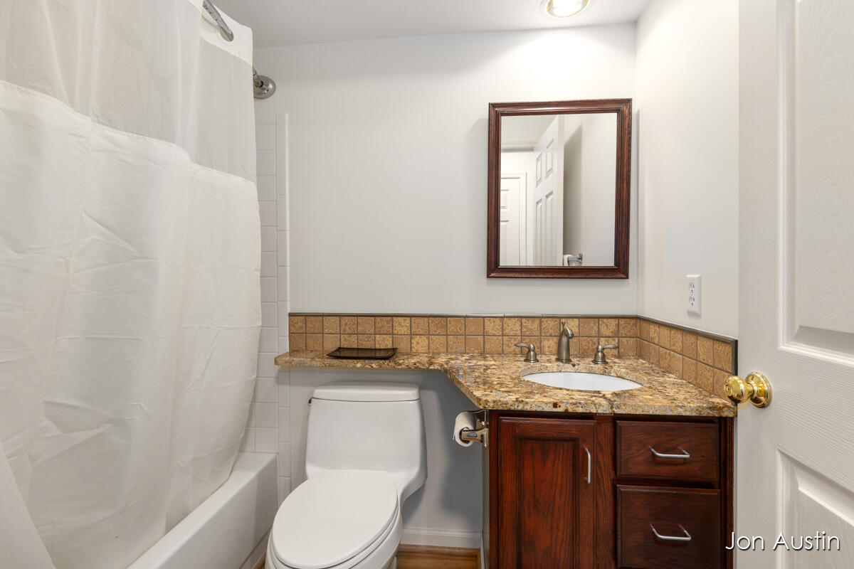 1845 Cross Bend Street NE Grand Rapids MI 49505