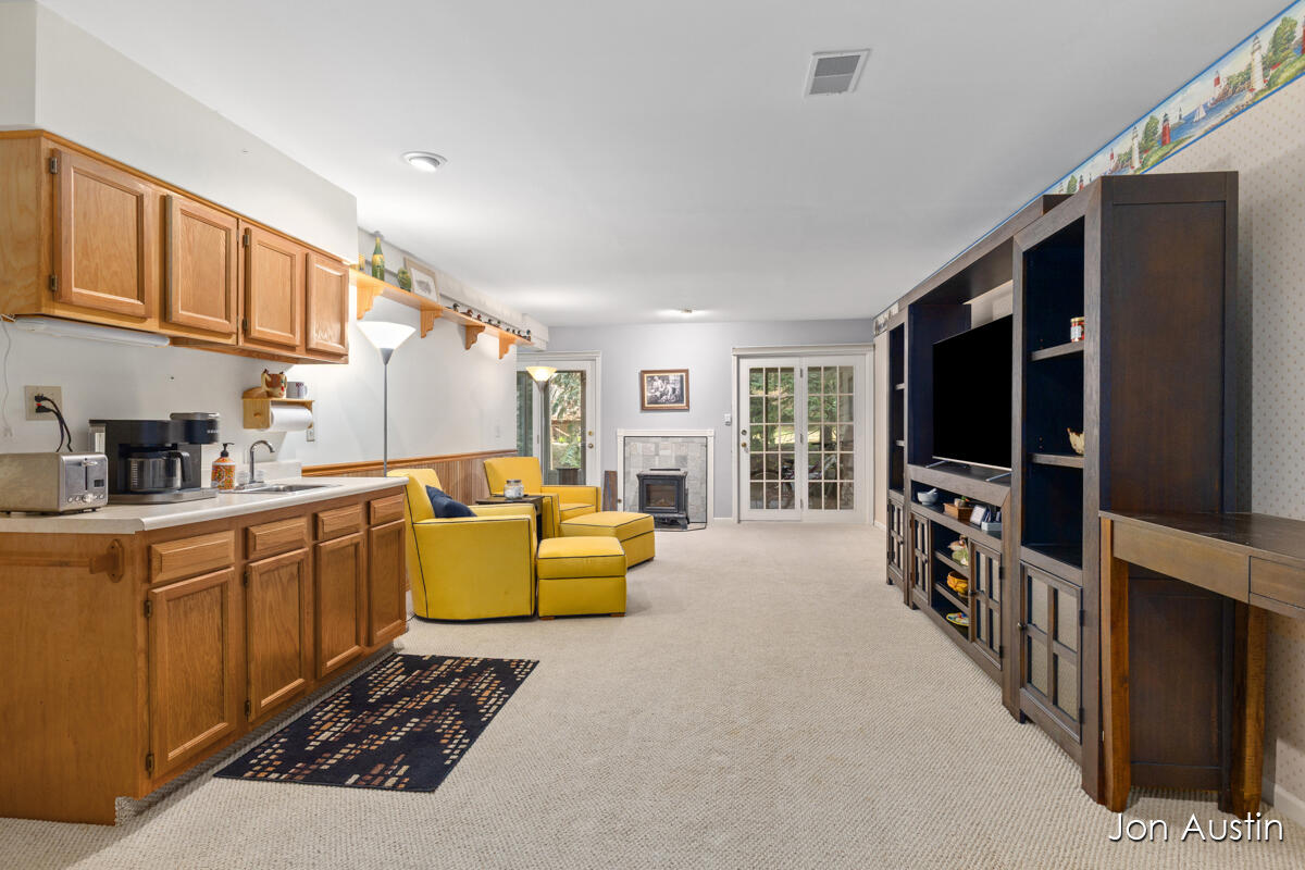 1845 Cross Bend Street NE Grand Rapids MI 49505