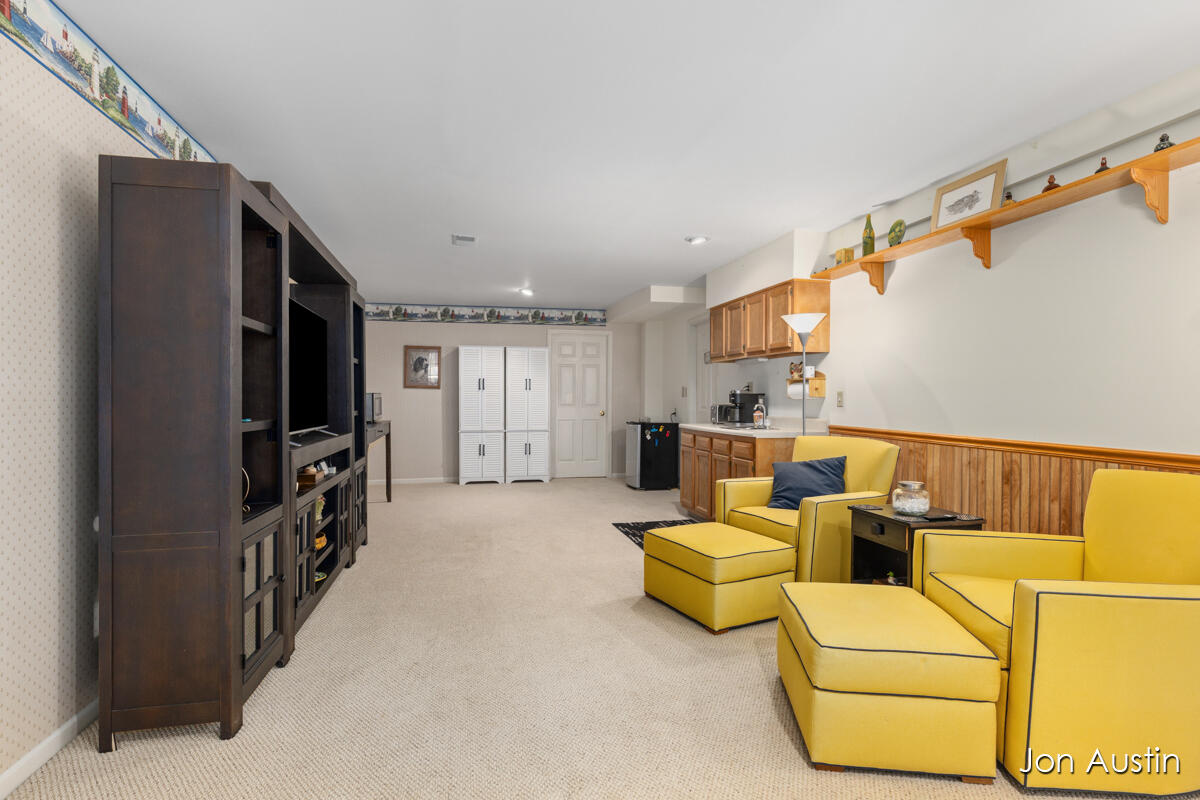 1845 Cross Bend Street NE Grand Rapids MI 49505