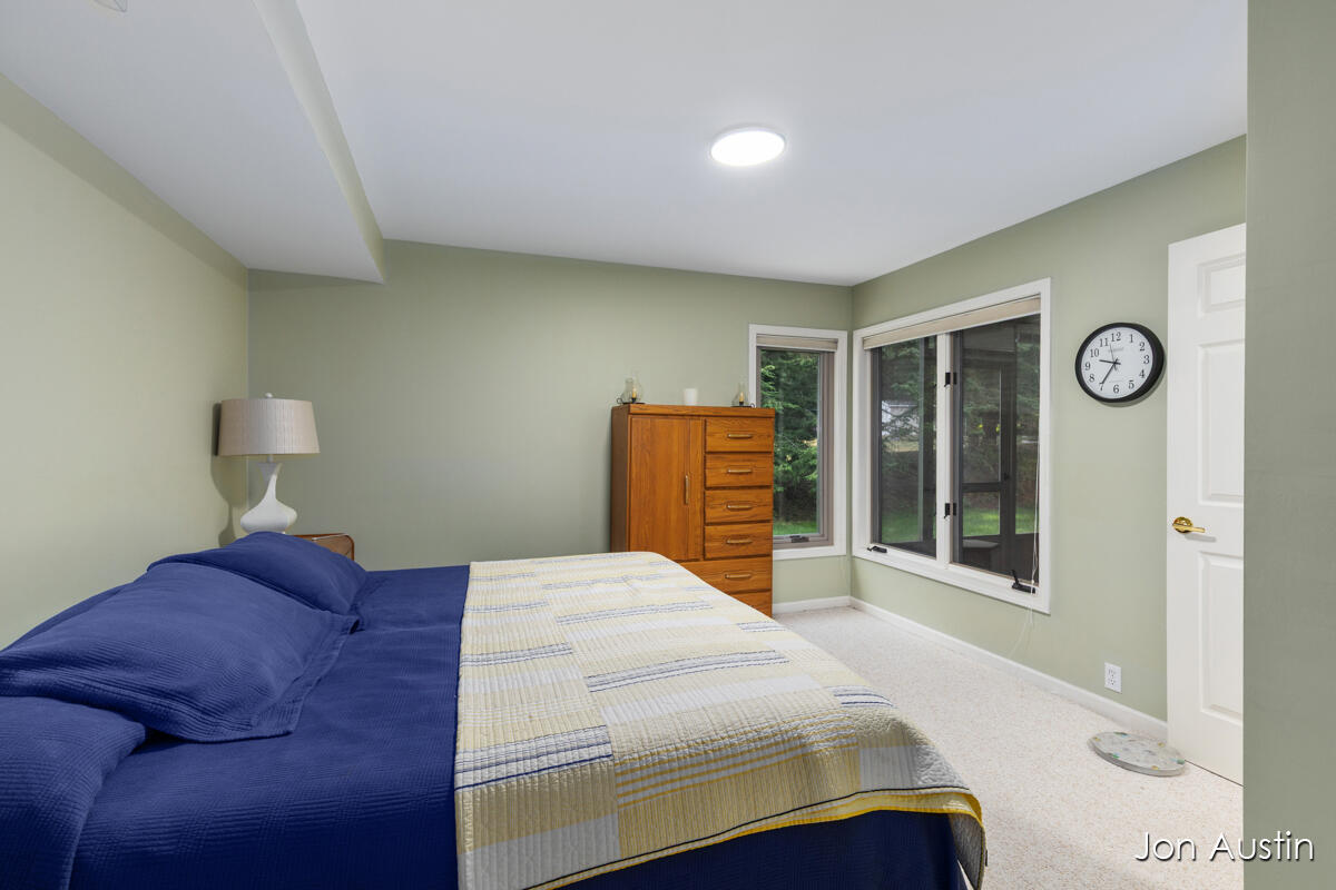 1845 Cross Bend Street NE Grand Rapids MI 49505