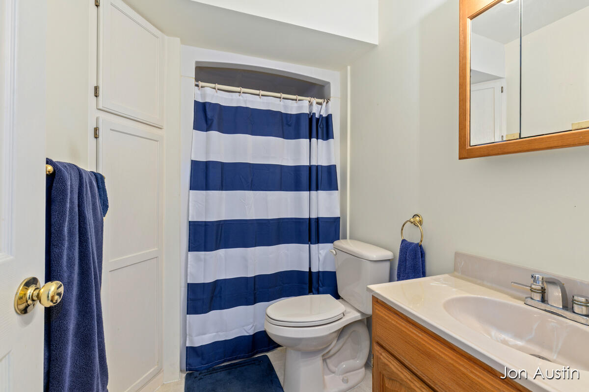 1845 Cross Bend Street NE Grand Rapids MI 49505