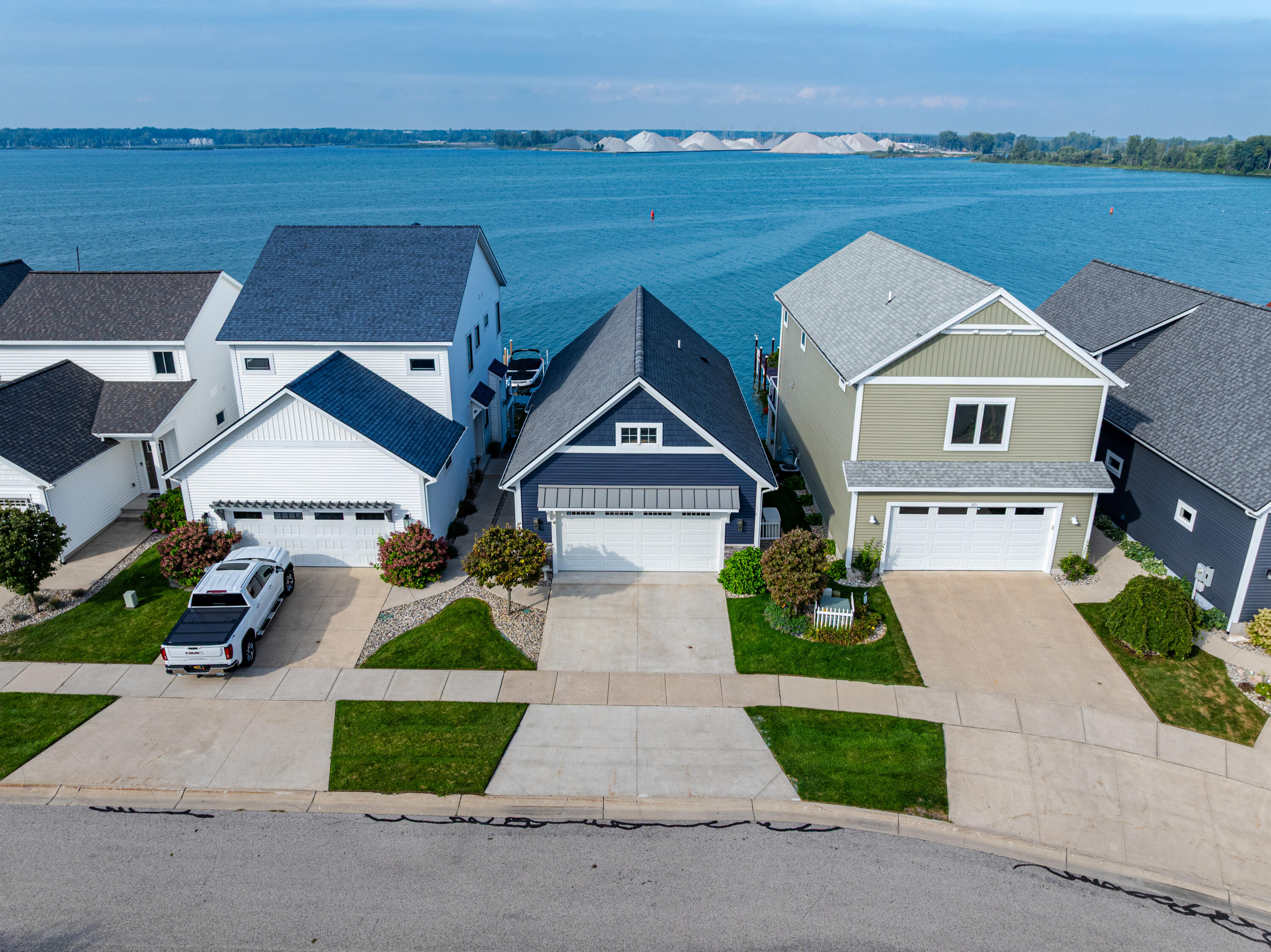 303 Terrace Point Circle Muskegon MI 49440