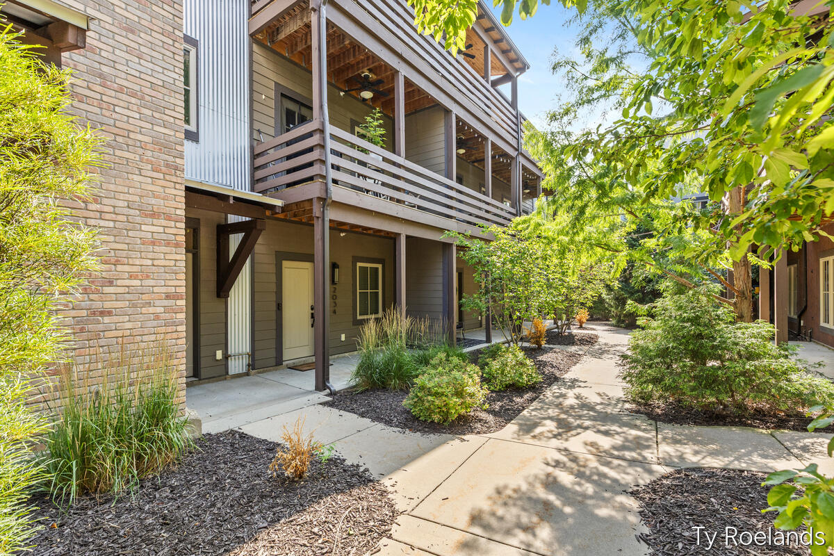 2034 Celadon Drive NE Grand Rapids MI 49525
