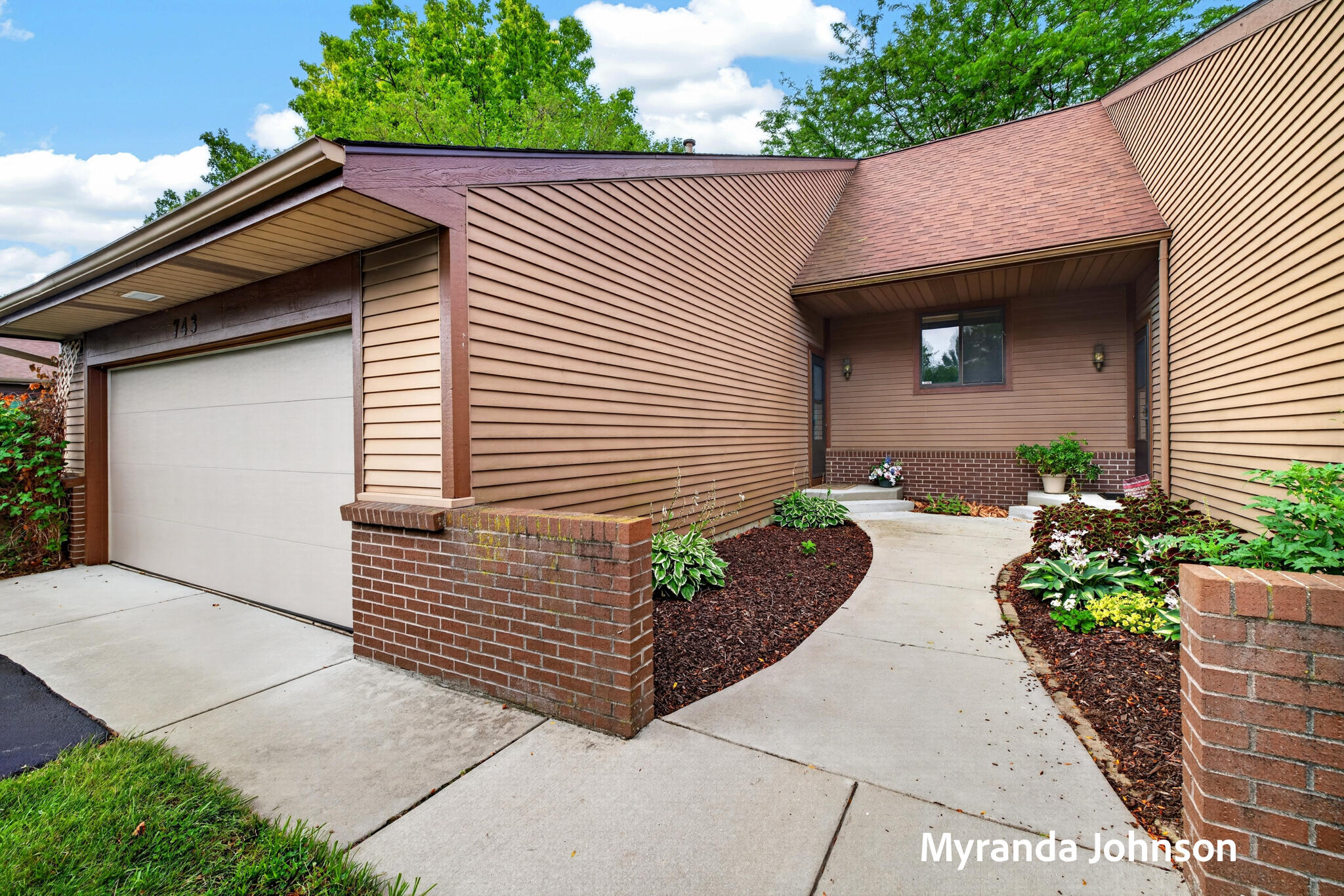 743 Bradford Place NE Grand Rapids MI 49525