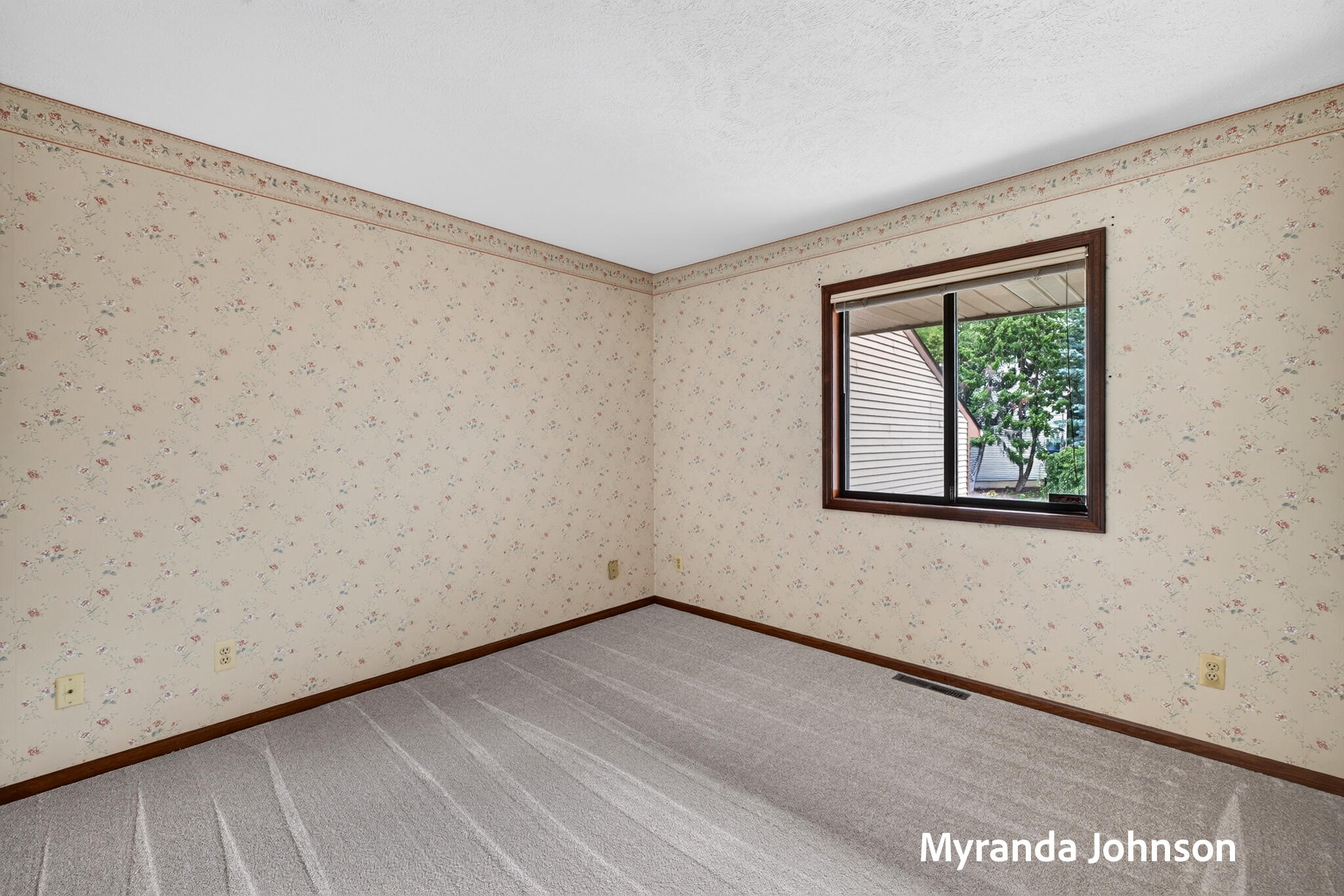 743 Bradford Place NE Grand Rapids MI 49525