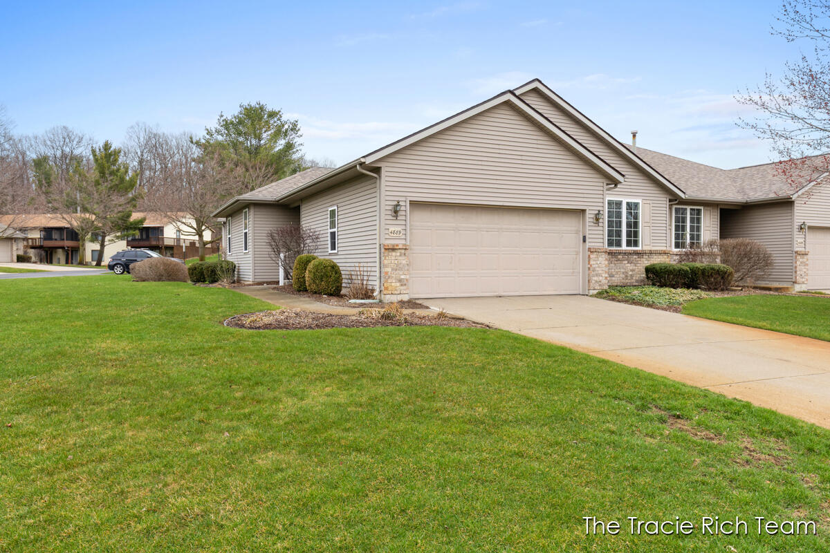 4889 Castle Hill Court NE Rockford MI 49341