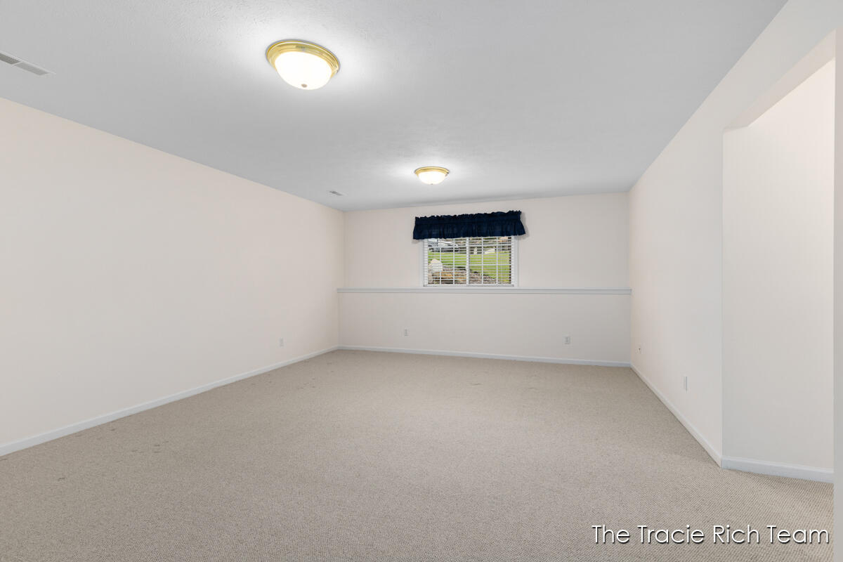4889 Castle Hill Court NE Rockford MI 49341