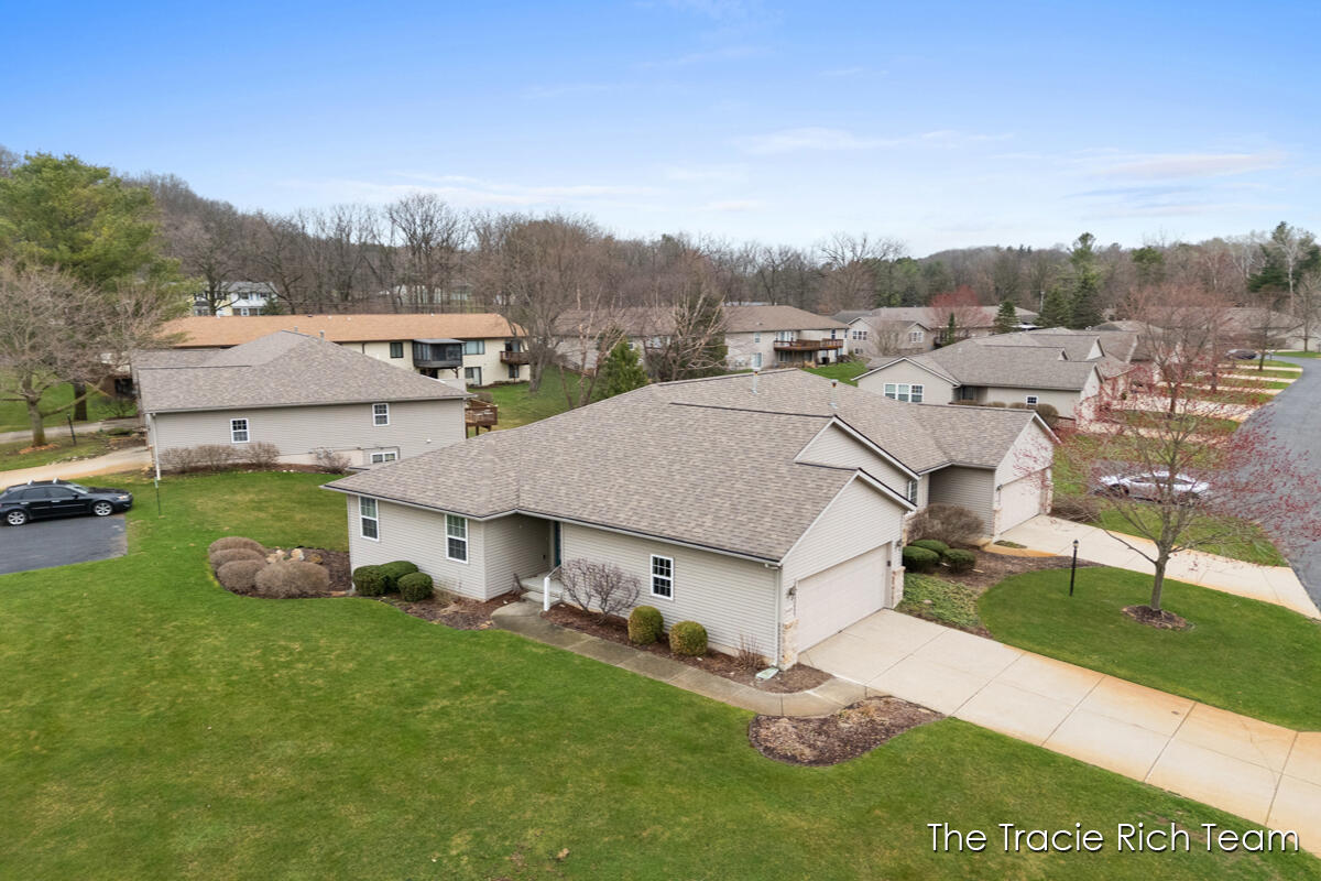 4889 Castle Hill Court NE Rockford MI 49341