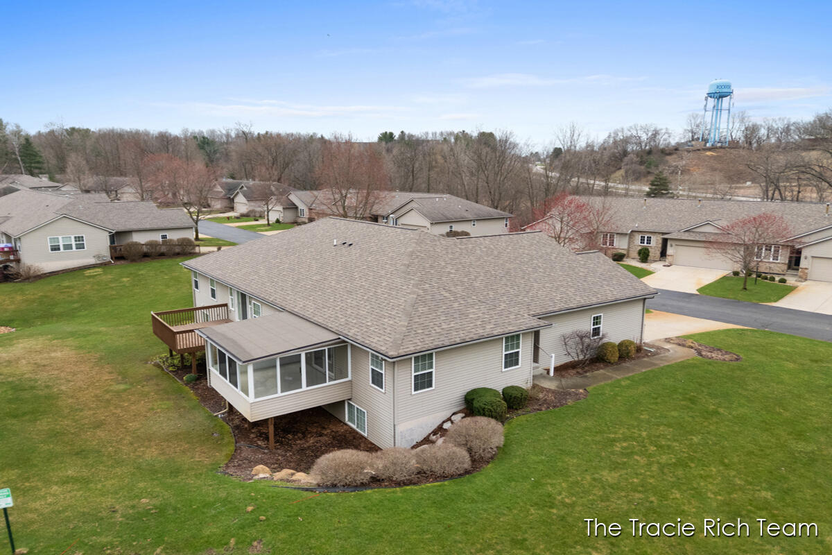 4889 Castle Hill Court NE Rockford MI 49341