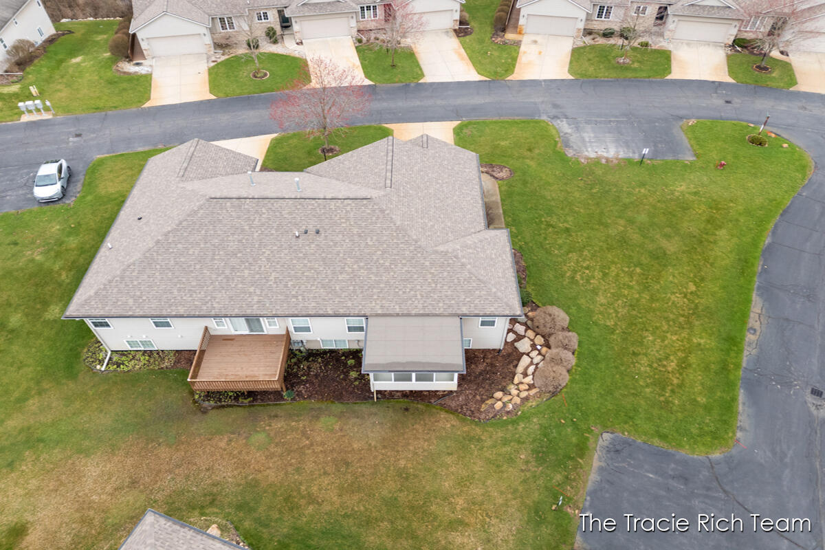 4889 Castle Hill Court NE Rockford MI 49341