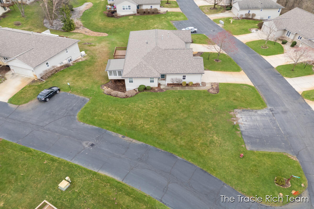 4889 Castle Hill Court NE Rockford MI 49341
