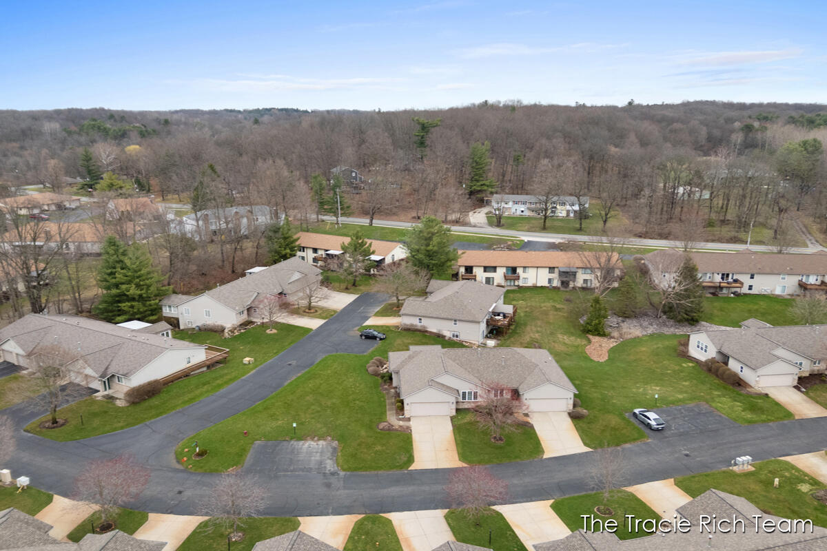4889 Castle Hill Court NE Rockford MI 49341