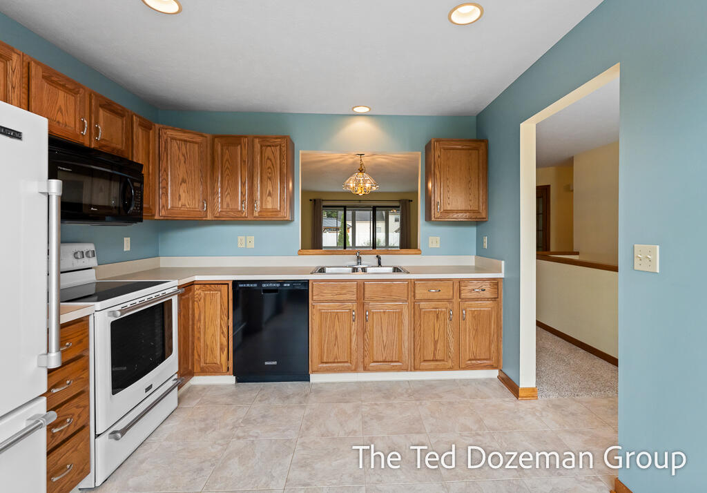 897 Clareridge Court Holland MI 49423